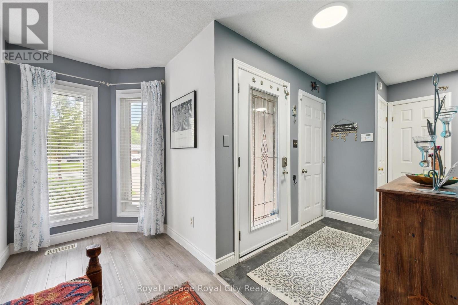 












21 MARILYN DRIVE

,
Guelph (Riverside Park),




Ontario
N1H1G9

