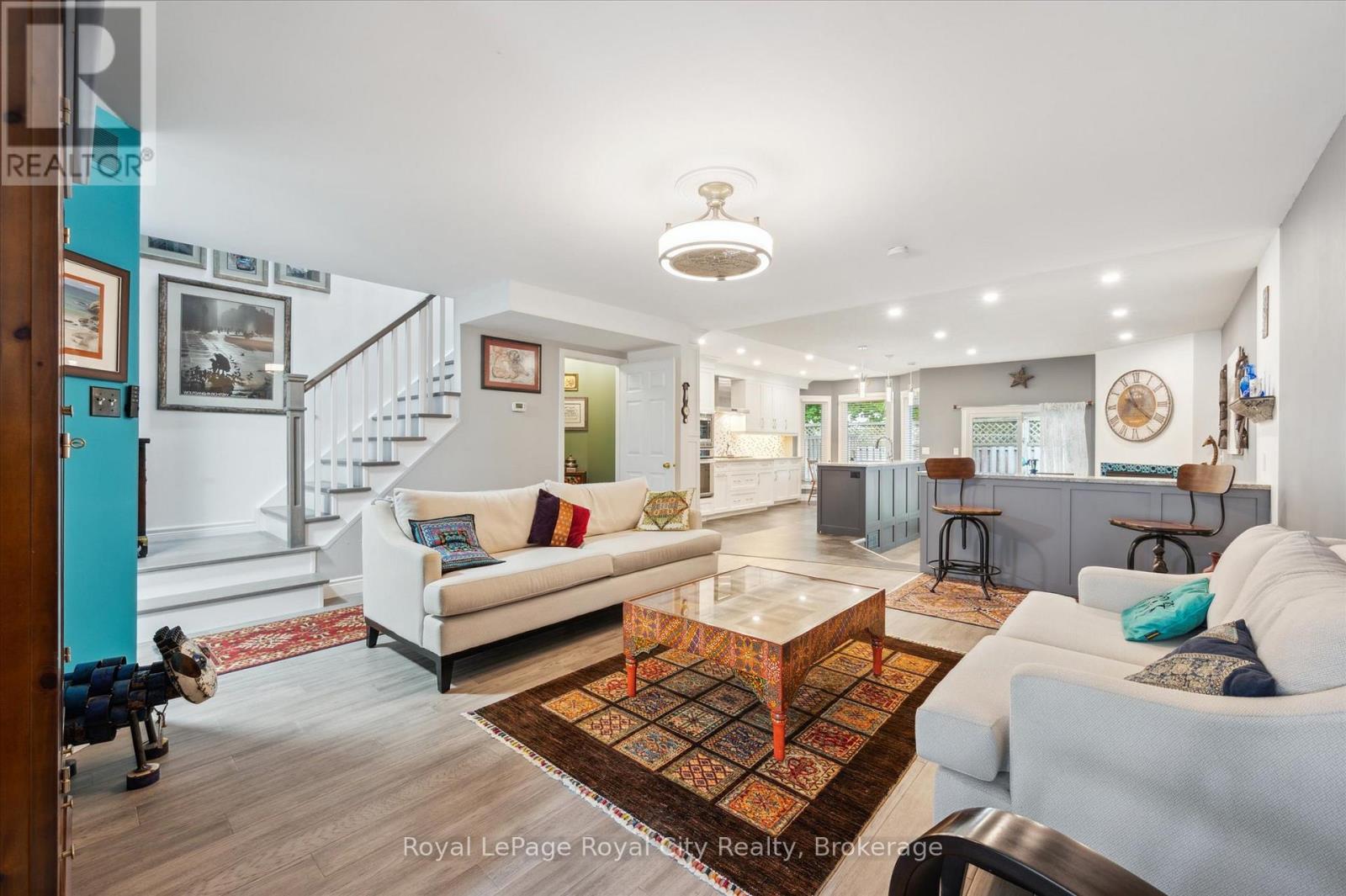 












21 MARILYN DRIVE

,
Guelph (Riverside Park),




Ontario
N1H1G9

