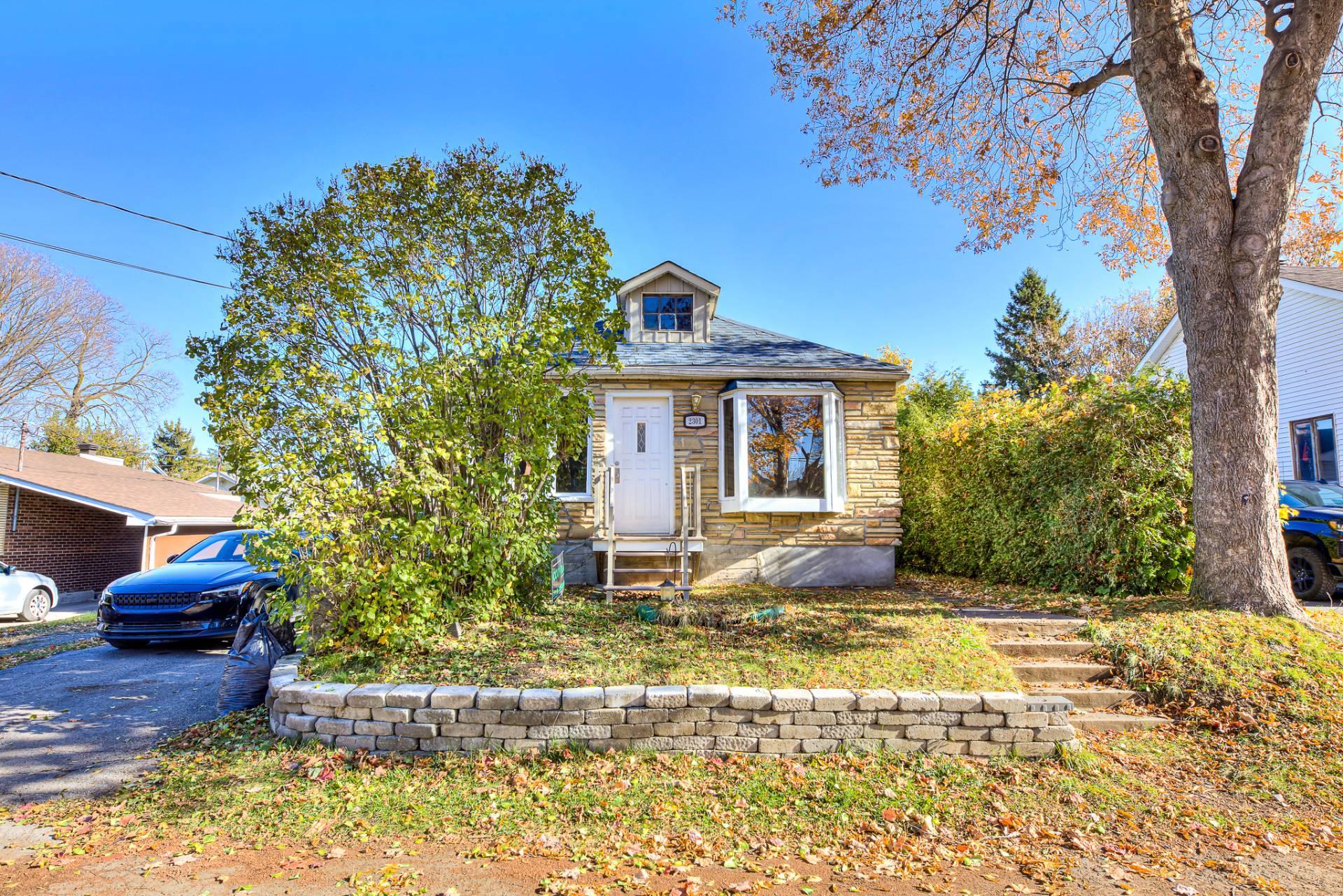 









2301


33e Avenue

,
Laval (Laval-Ouest),




QC
H7R3N5

