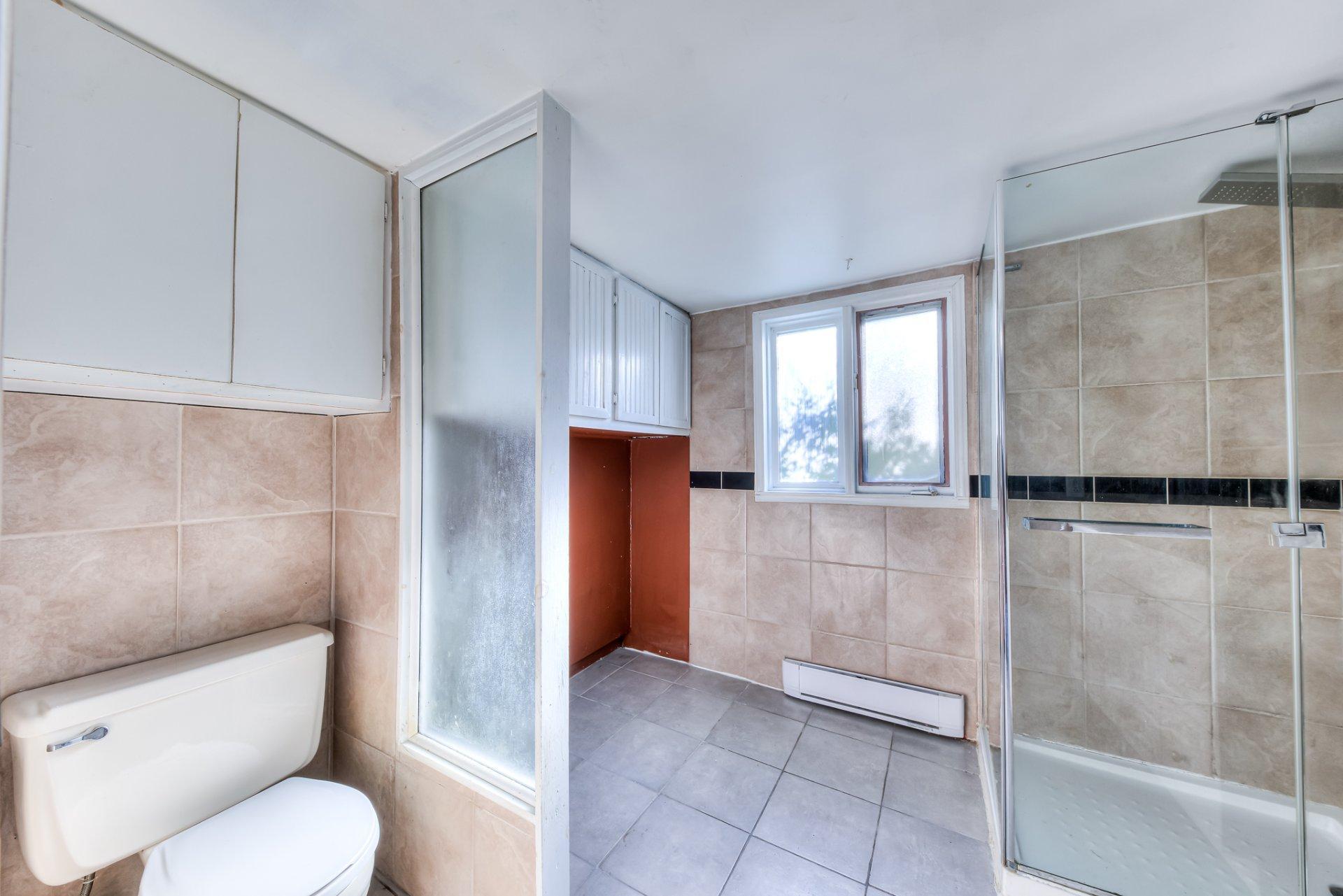 









2301


33e Avenue

,
Laval (Laval-Ouest),




QC
H7R3N5

