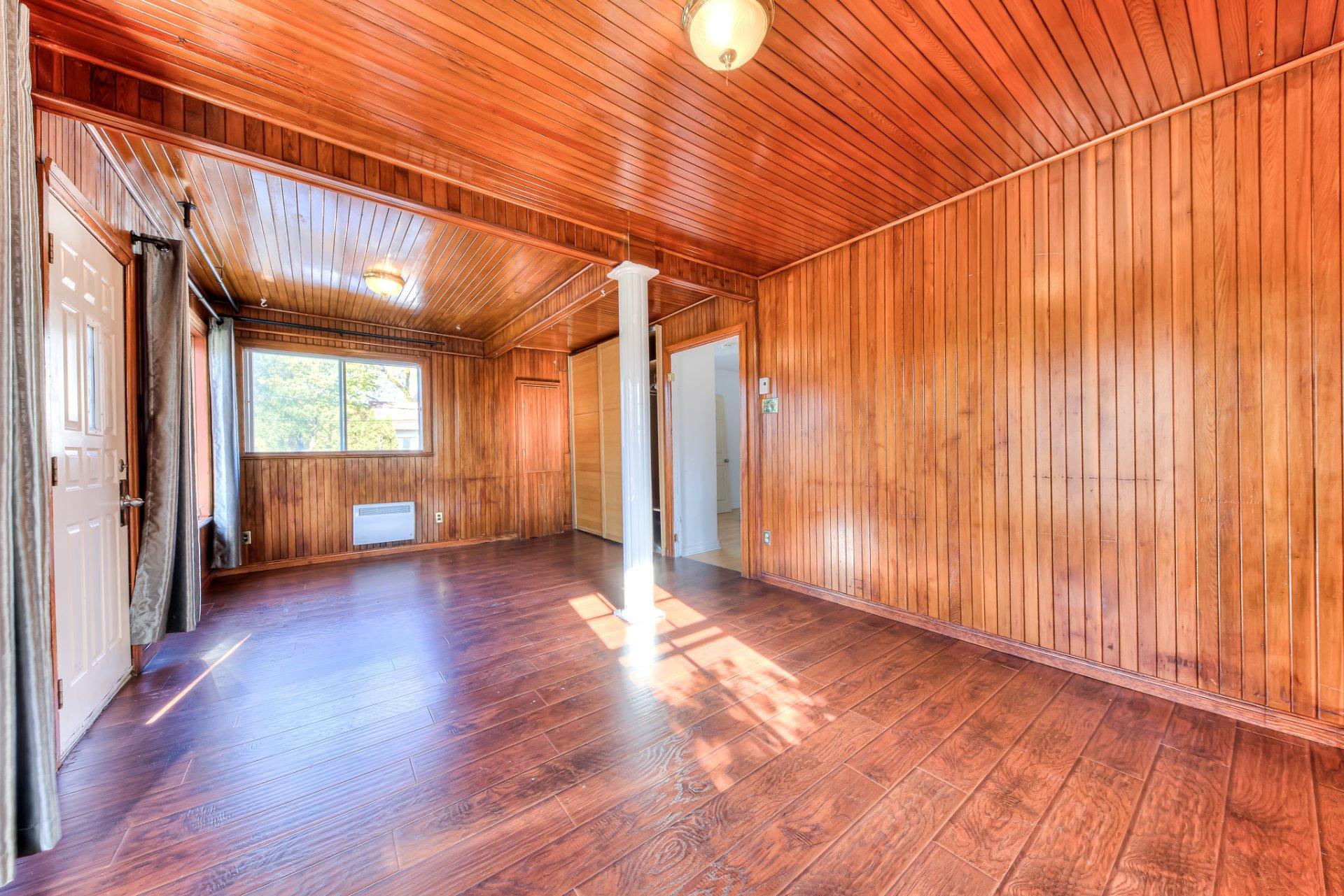 









2301


33e Avenue

,
Laval (Laval-Ouest),




QC
H7R3N5

