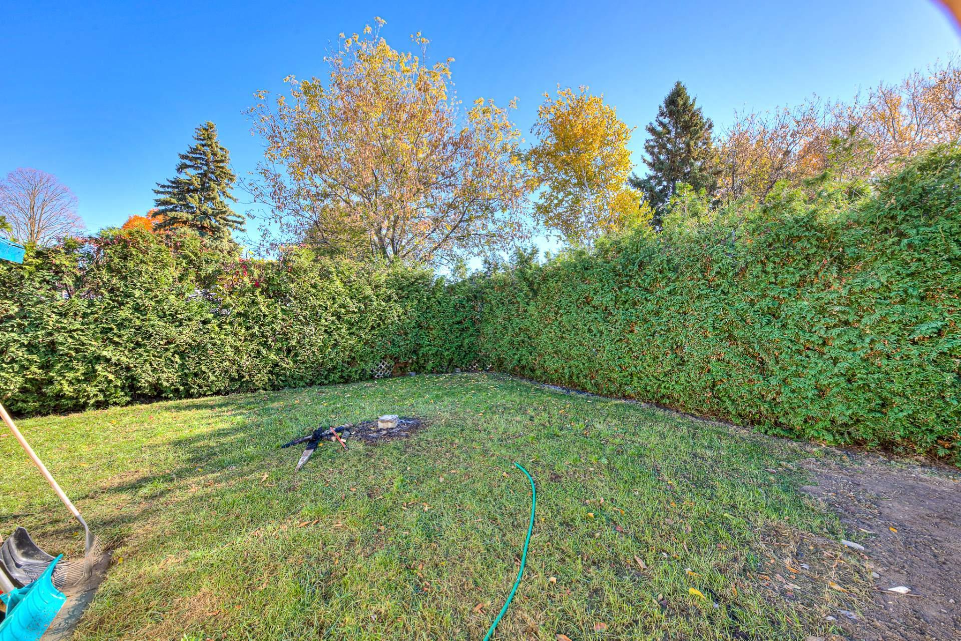 









2301


33e Avenue

,
Laval (Laval-Ouest),




QC
H7R3N5

