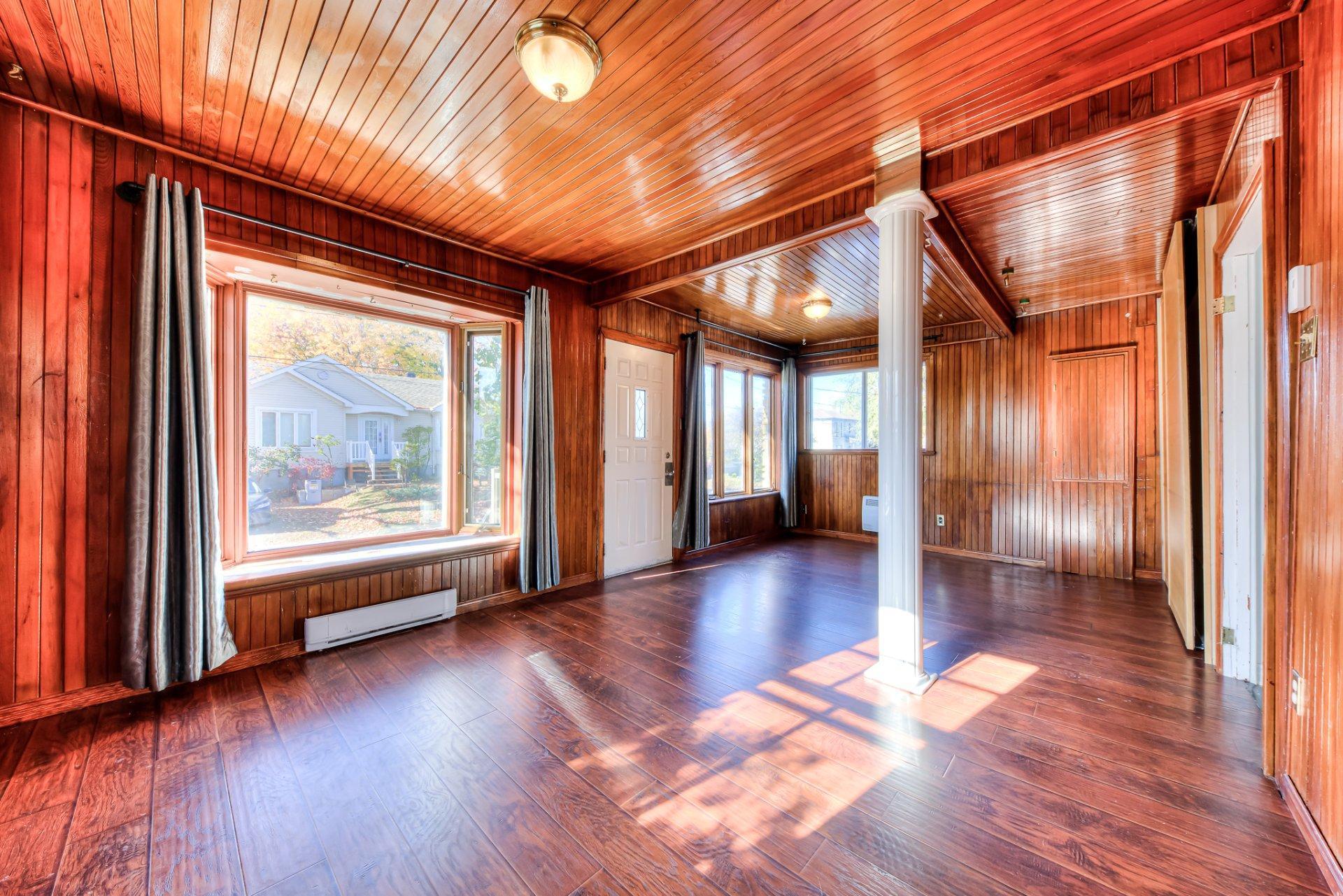 









2301


33e Avenue

,
Laval (Laval-Ouest),




QC
H7R3N5

