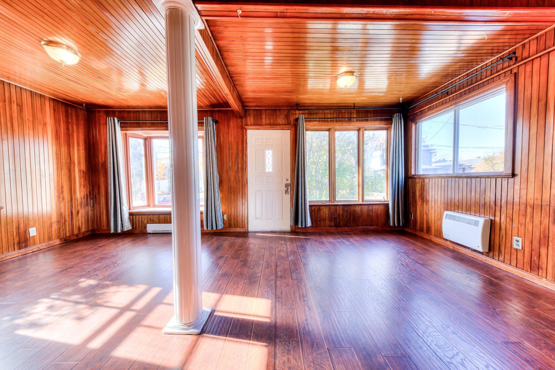 









2301


33e Avenue

,
Laval (Laval-Ouest),




QC
H7R3N5

