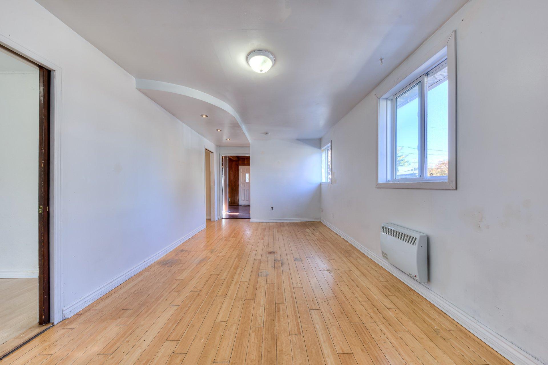 









2301


33e Avenue

,
Laval (Laval-Ouest),




QC
H7R3N5

