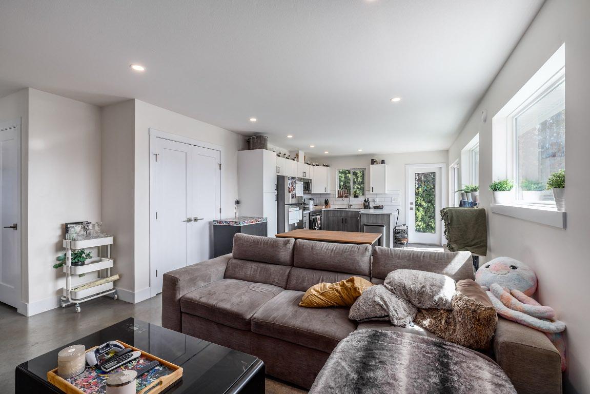 









3728


Glenway

Road,
West Kelowna,




BC
V4T 1E2

