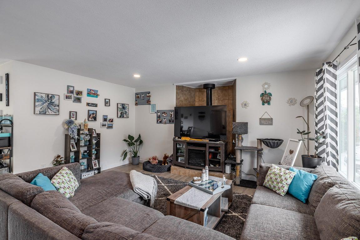 









3728


Glenway

Road,
West Kelowna,




BC
V4T 1E2

