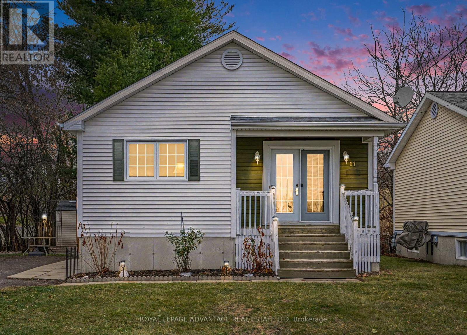 












11 QUEEN STREET

,
Perth,




Ontario
K7H2W4

