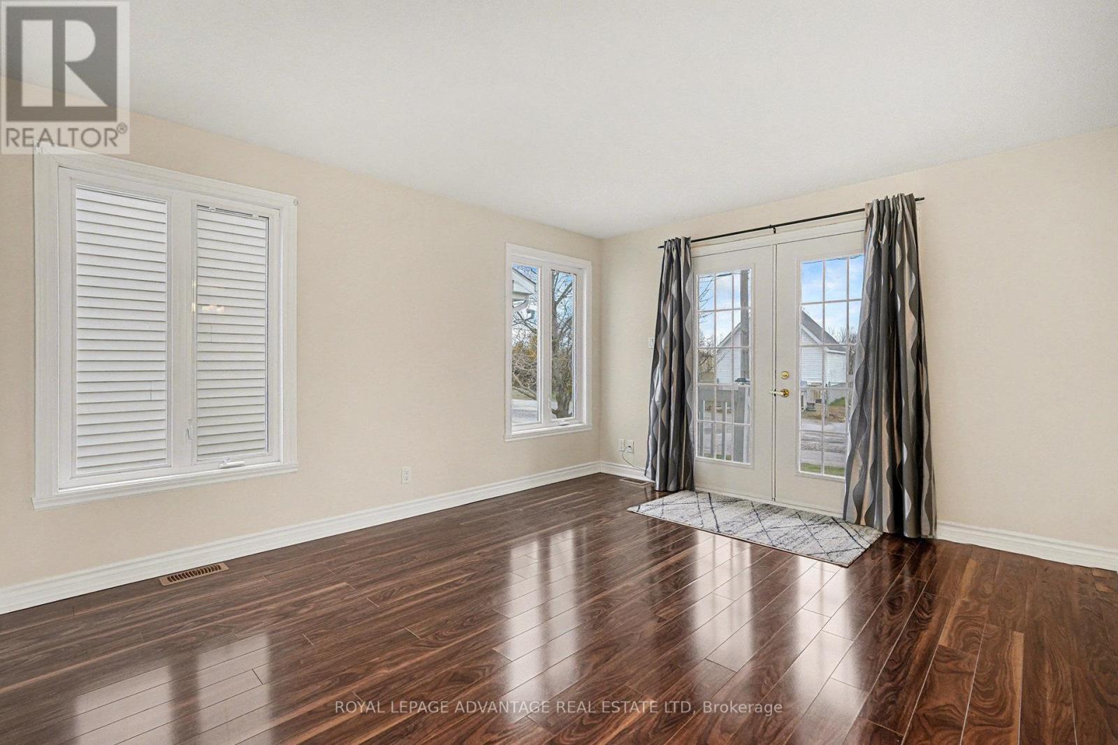 












11 QUEEN STREET

,
Perth,




Ontario
K7H2W4

