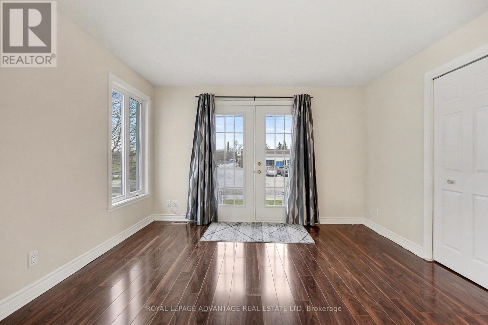 












11 QUEEN STREET

,
Perth,




Ontario
K7H2W4

