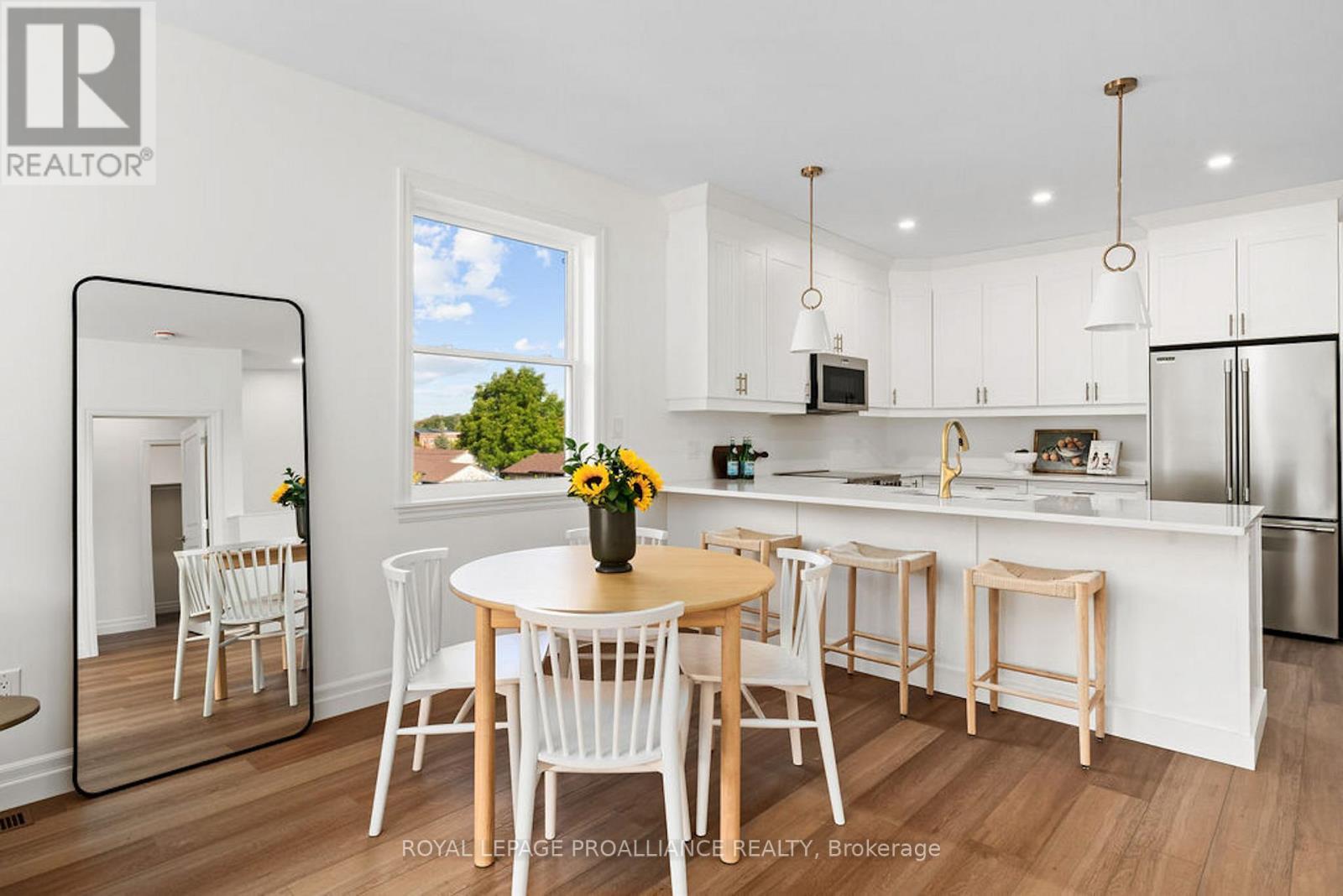 












175 POMEROY AVENUE

,
Tweed (Tweed (Village)),




Ontario
K0K3J0

