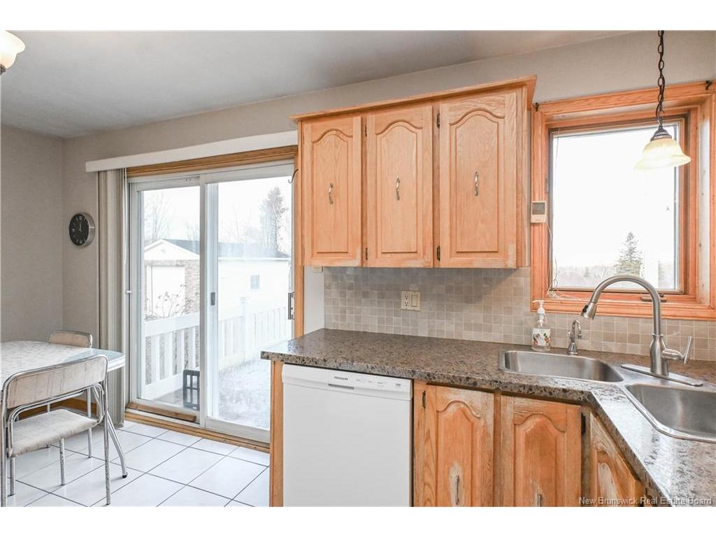 









858


Boul des Acadiens

BLVD,
Bertrand,




NB
E1W 1H3

