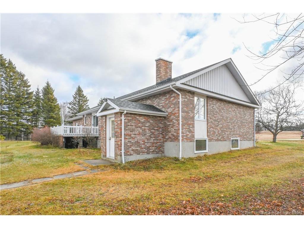 









858


Boul des Acadiens

BLVD,
Bertrand,




NB
E1W 1H3

