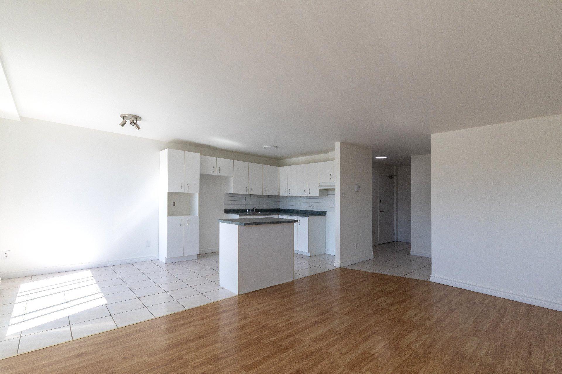 









110


Rue St-François N.

, 204,
Sherbrooke (Fleurimont),




QC
J1E3H6

