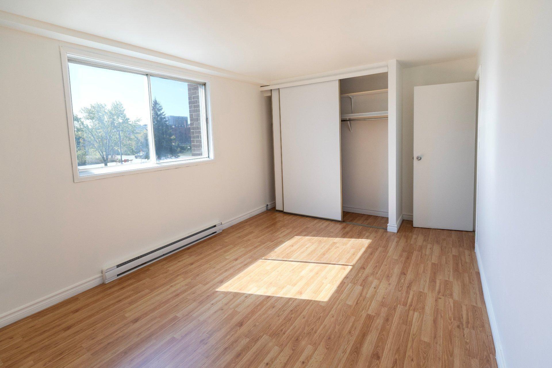 









110


Rue St-François N.

, 204,
Sherbrooke (Fleurimont),




QC
J1E3H6

