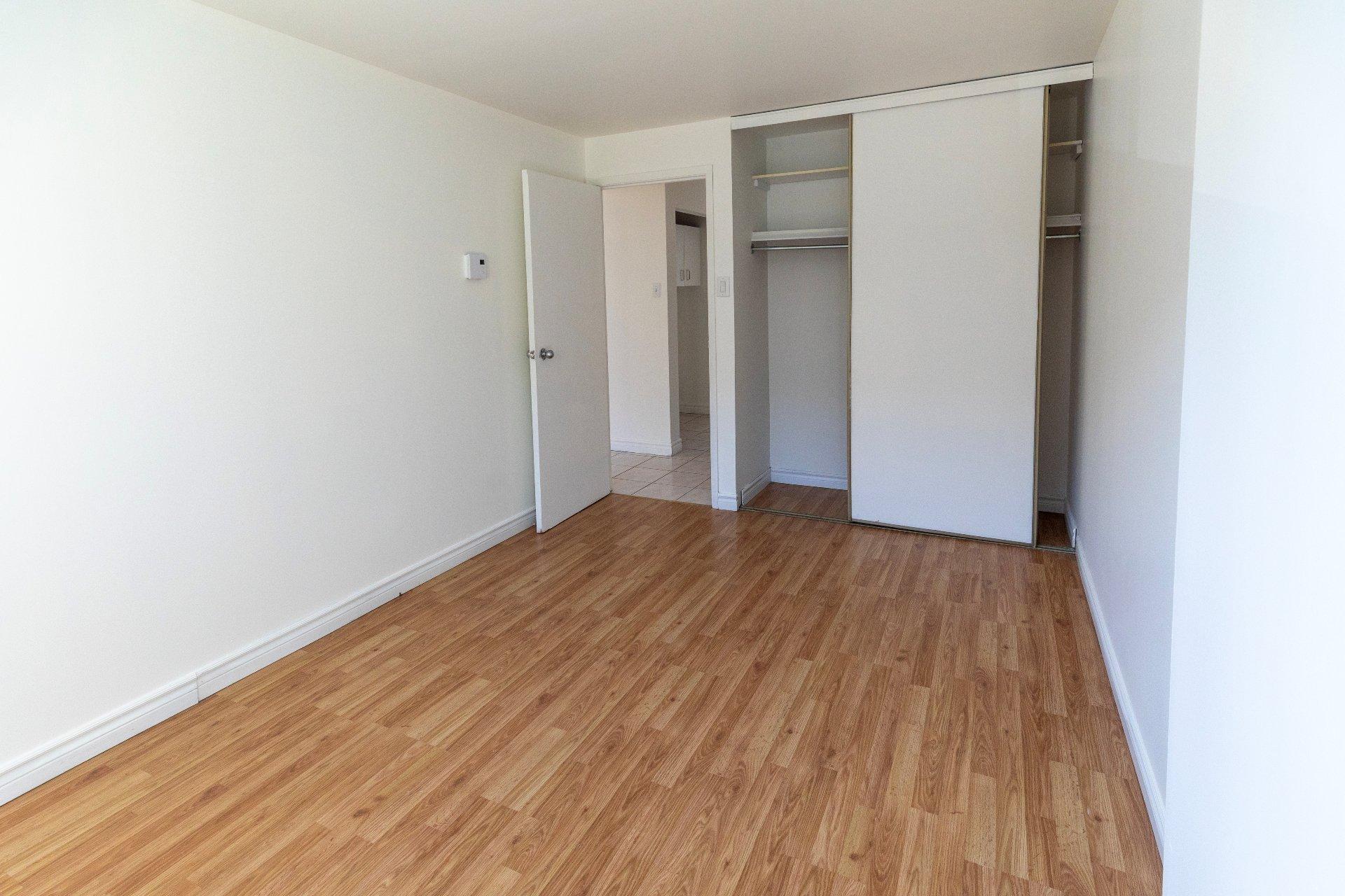 









110


Rue St-François N.

, 204,
Sherbrooke (Fleurimont),




QC
J1E3H6

