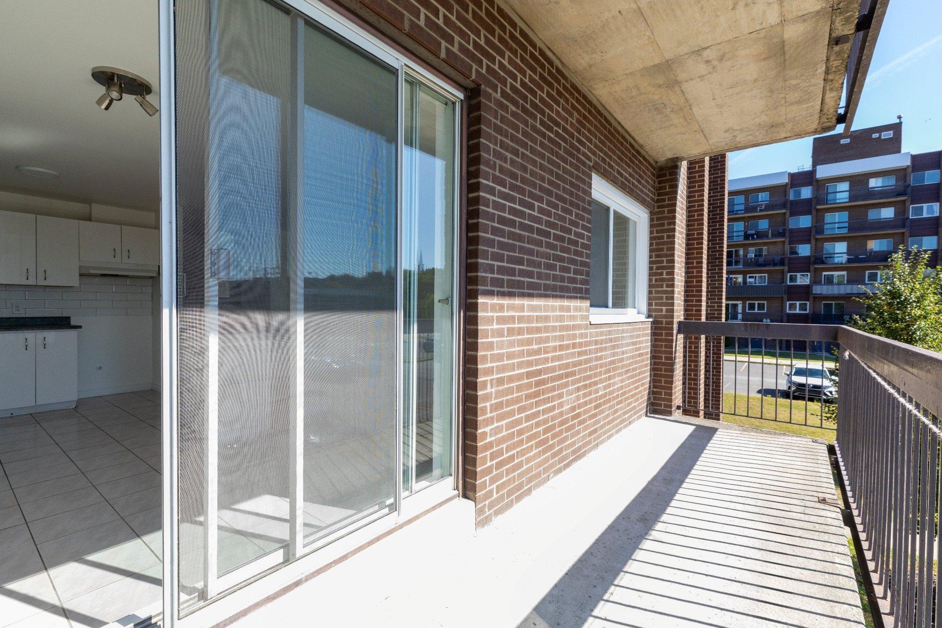 









110


Rue St-François N.

, 204,
Sherbrooke (Fleurimont),




QC
J1E3H6

