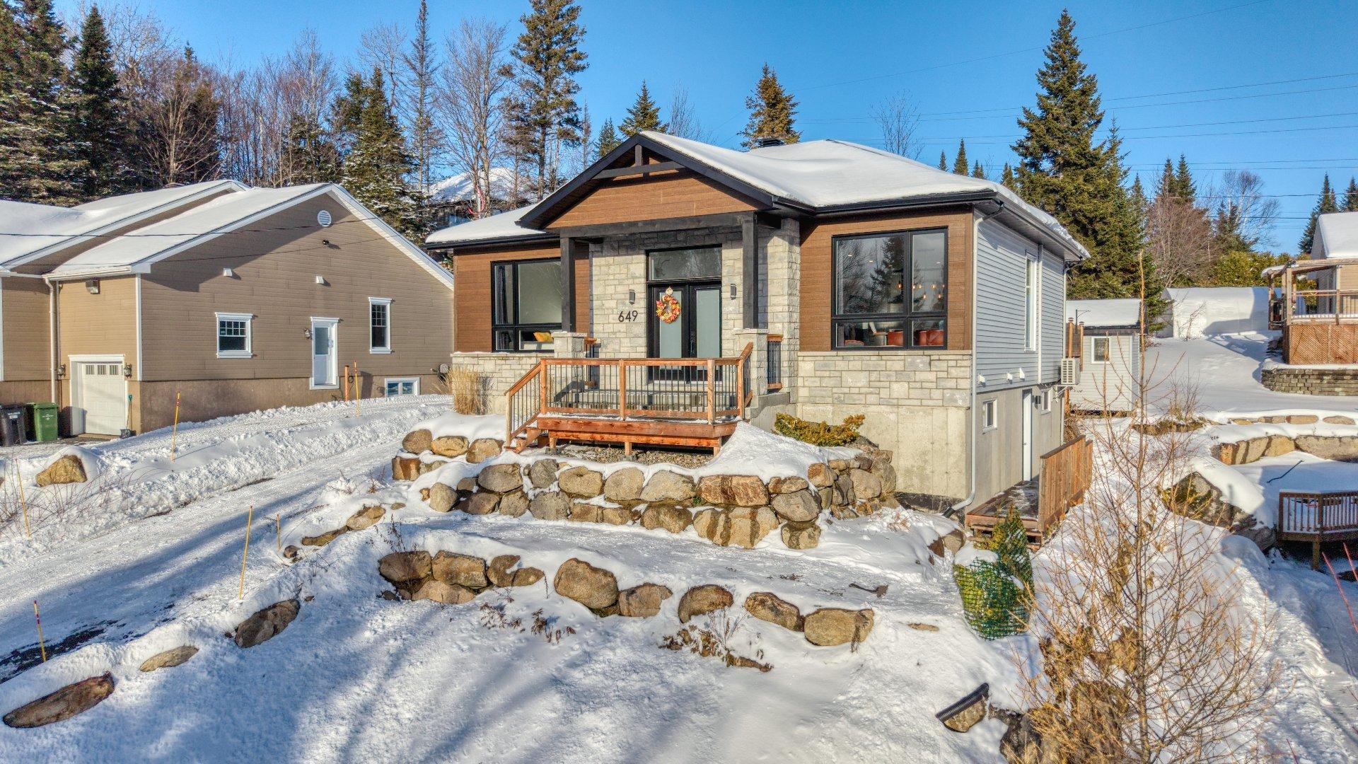 









649

 - 649A


Rue Beauregard

,
Sainte-Agathe-des-Monts,




QC
J8C0J2

