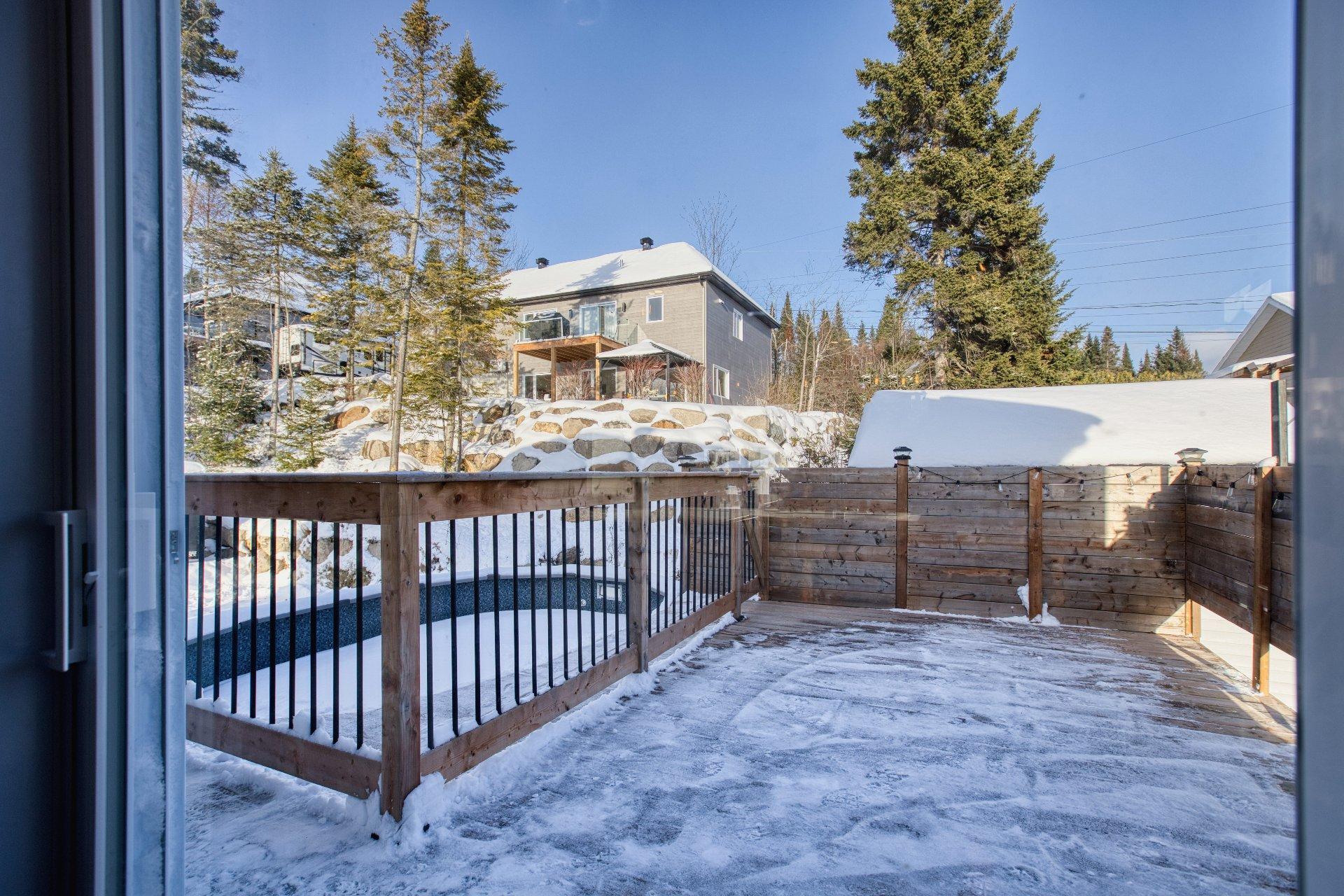 









649

 - 649A


Rue Beauregard

,
Sainte-Agathe-des-Monts,




QC
J8C0J2

