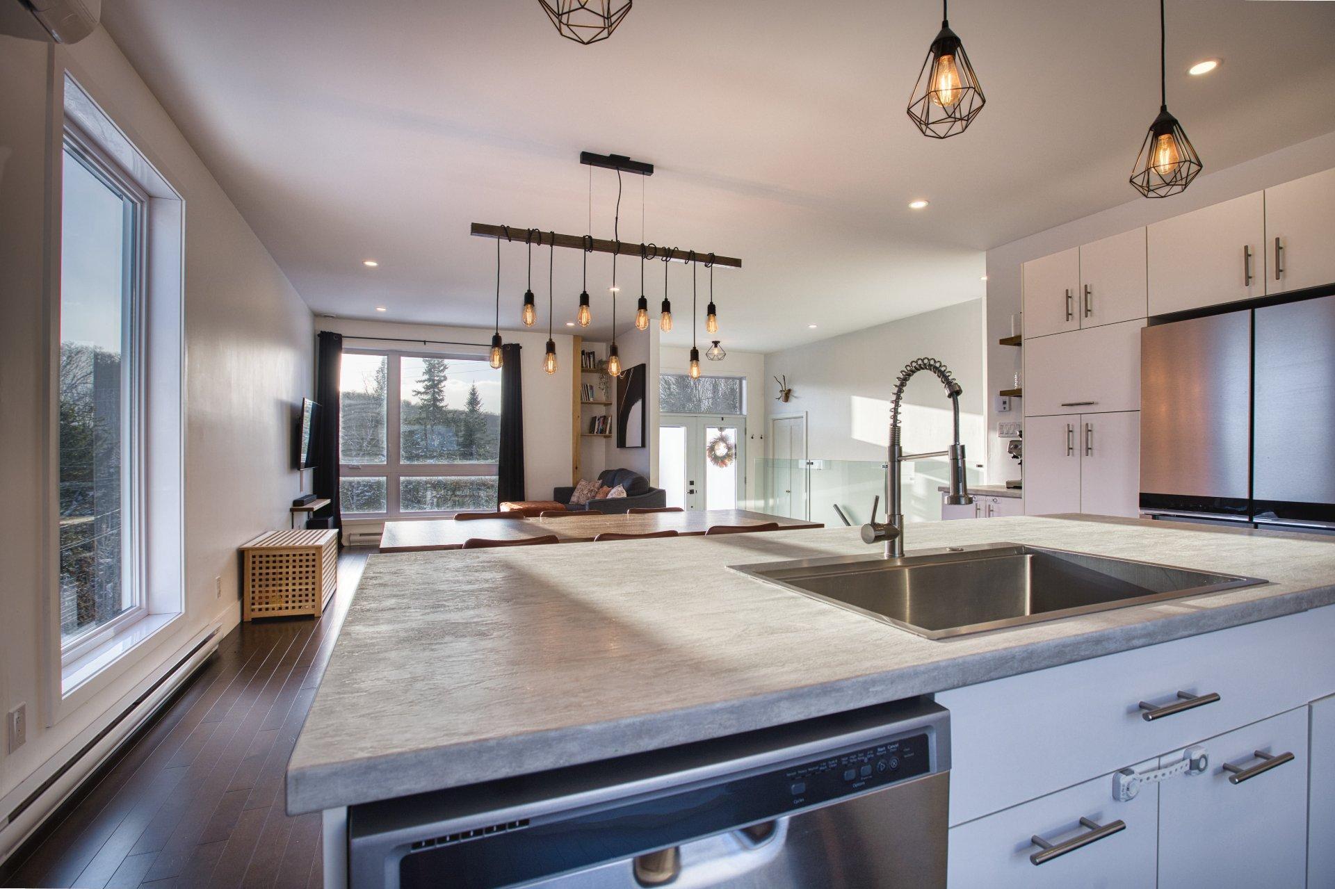 









649

 - 649A


Rue Beauregard

,
Sainte-Agathe-des-Monts,




QC
J8C0J2

