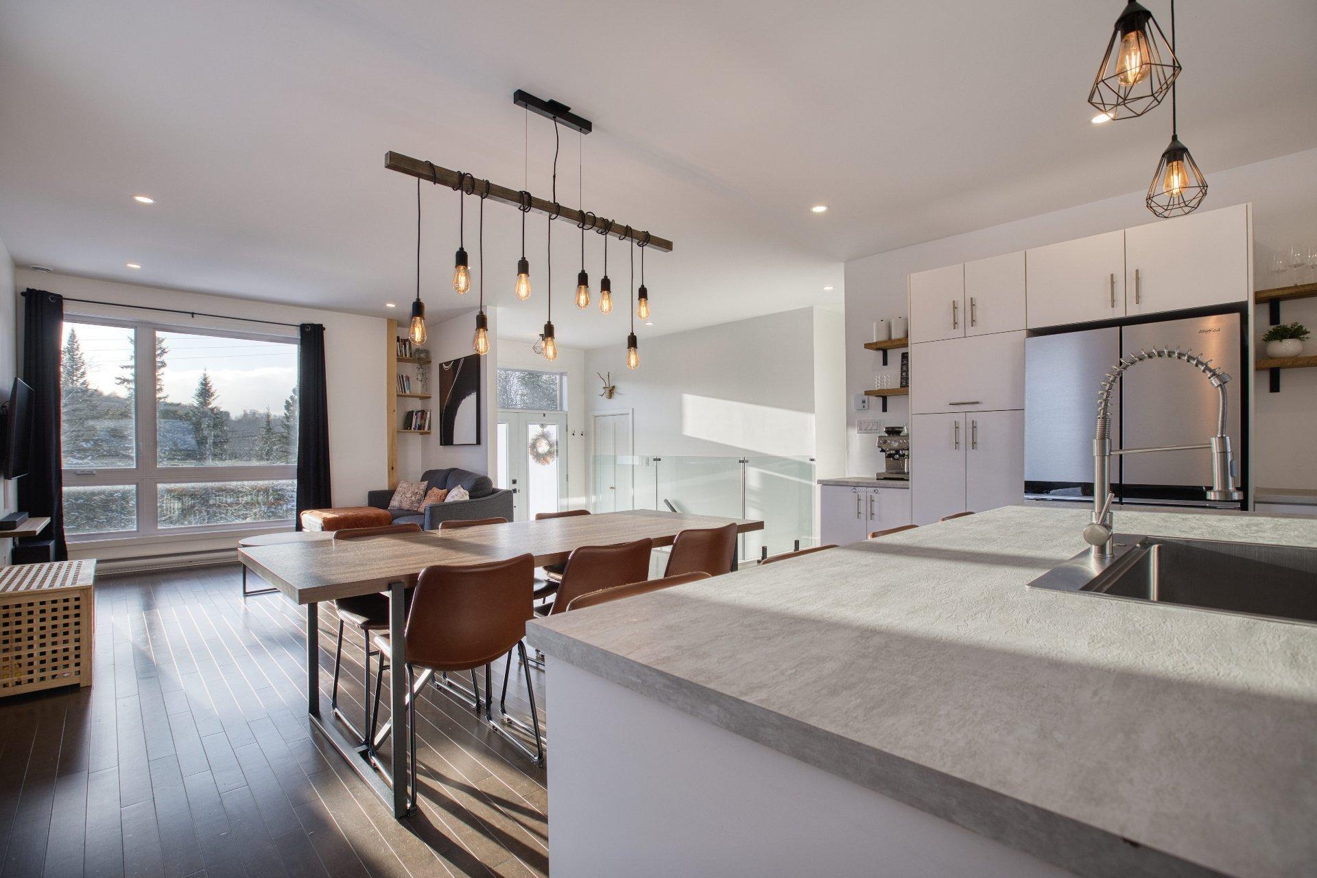 









649

 - 649A


Rue Beauregard

,
Sainte-Agathe-des-Monts,




QC
J8C0J2

