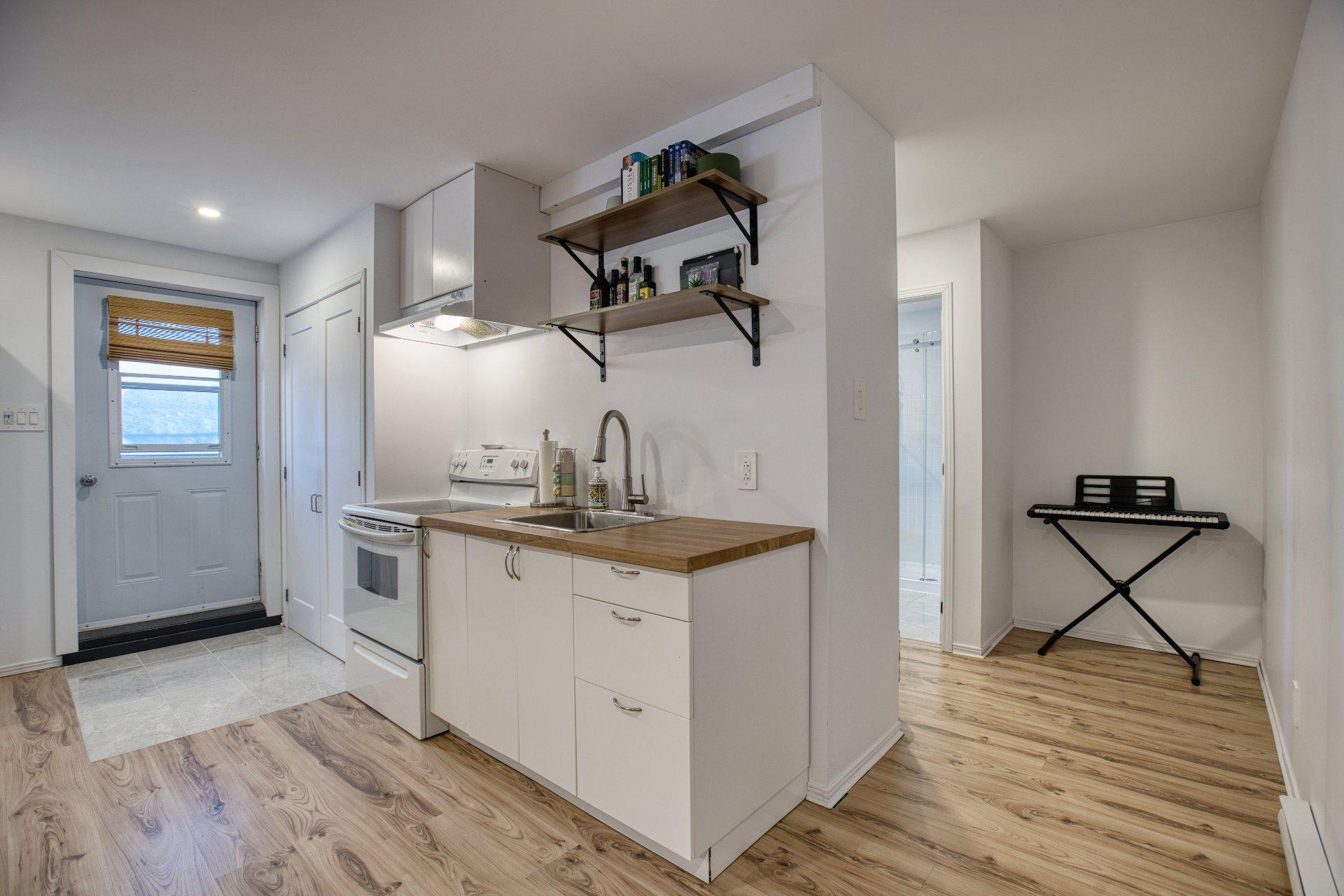 









649

 - 649A


Rue Beauregard

,
Sainte-Agathe-des-Monts,




QC
J8C0J2

