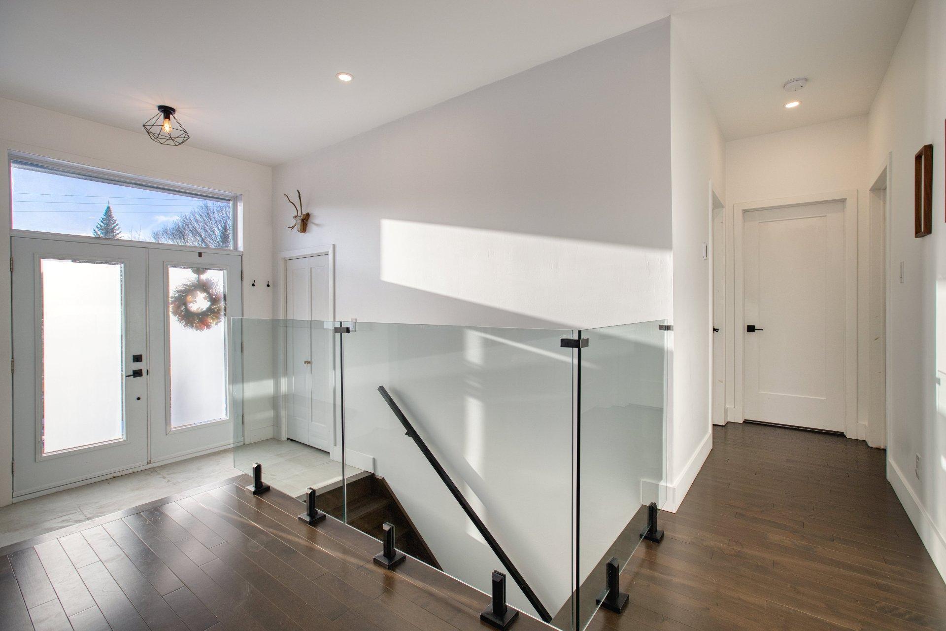 









649

 - 649A


Rue Beauregard

,
Sainte-Agathe-des-Monts,




QC
J8C0J2

