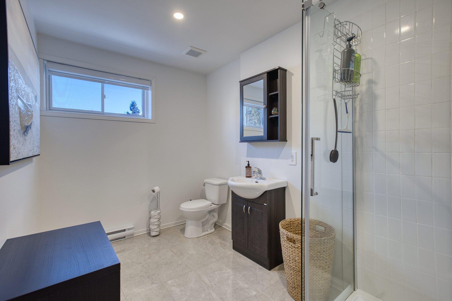 









649

 - 649A


Rue Beauregard

,
Sainte-Agathe-des-Monts,




QC
J8C0J2

