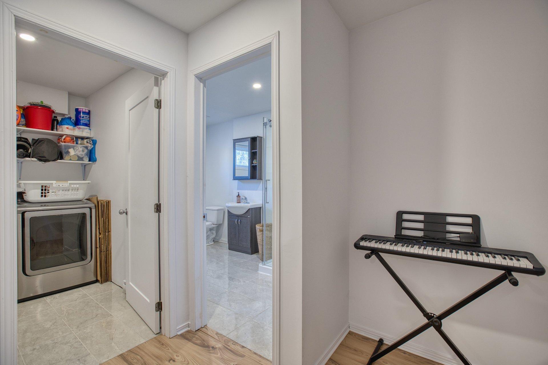 









649

 - 649A


Rue Beauregard

,
Sainte-Agathe-des-Monts,




QC
J8C0J2

