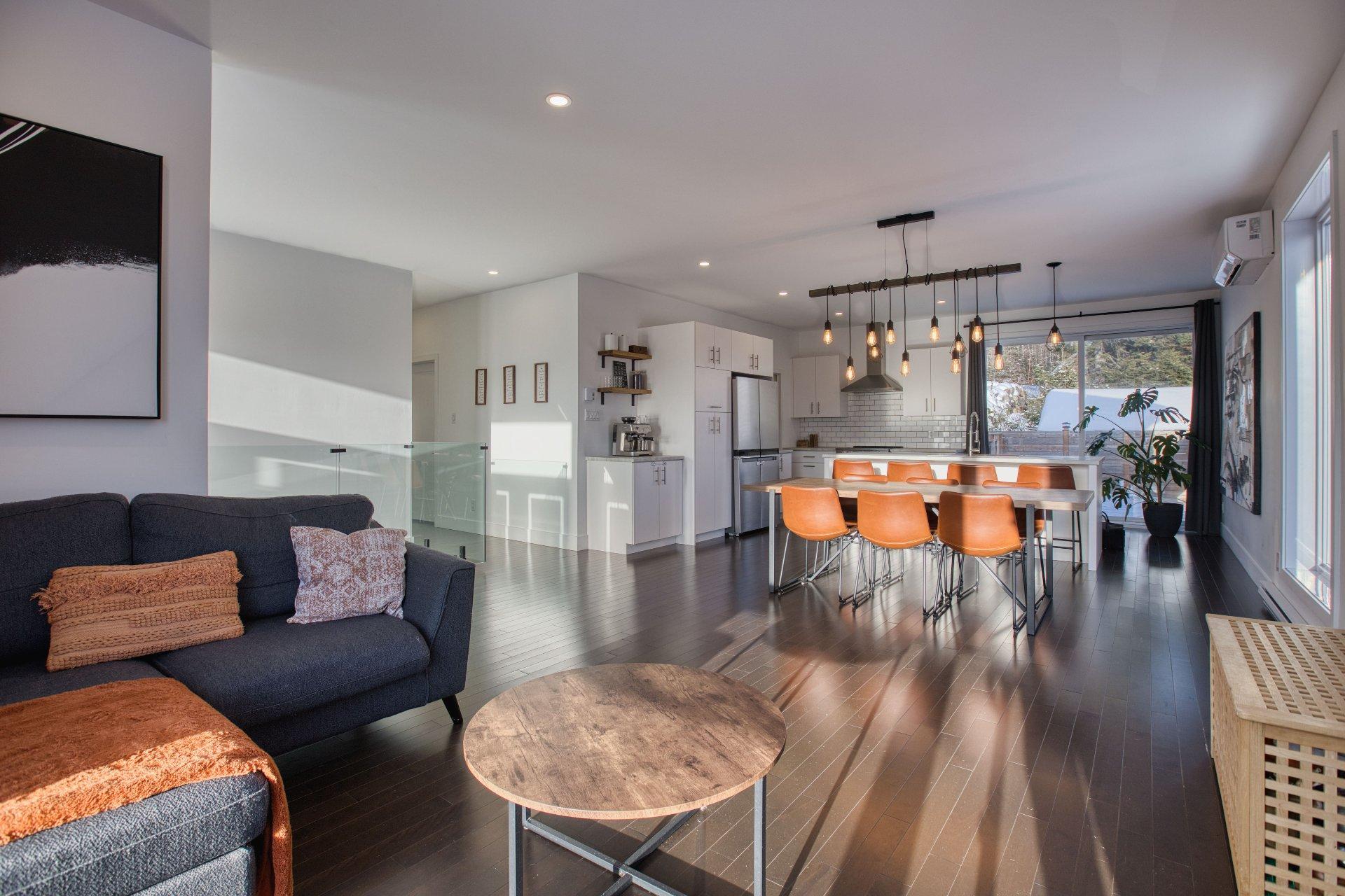 









649

 - 649A


Rue Beauregard

,
Sainte-Agathe-des-Monts,




QC
J8C0J2

