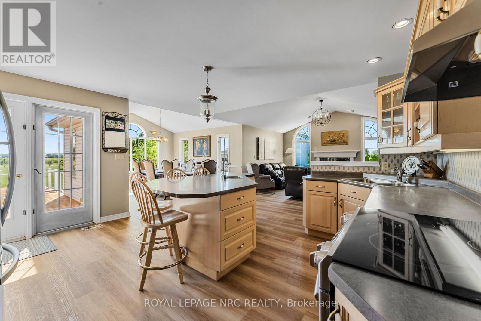 












1053 LINE 3 ROAD

,
Niagara-on-the-Lake (Virgil),




Ontario
L0S1J0

