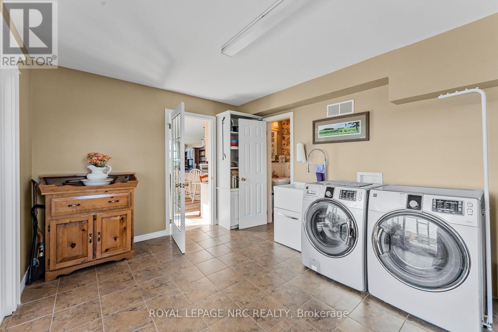 












1053 LINE 3 ROAD

,
Niagara-on-the-Lake (Virgil),




Ontario
L0S1J0

