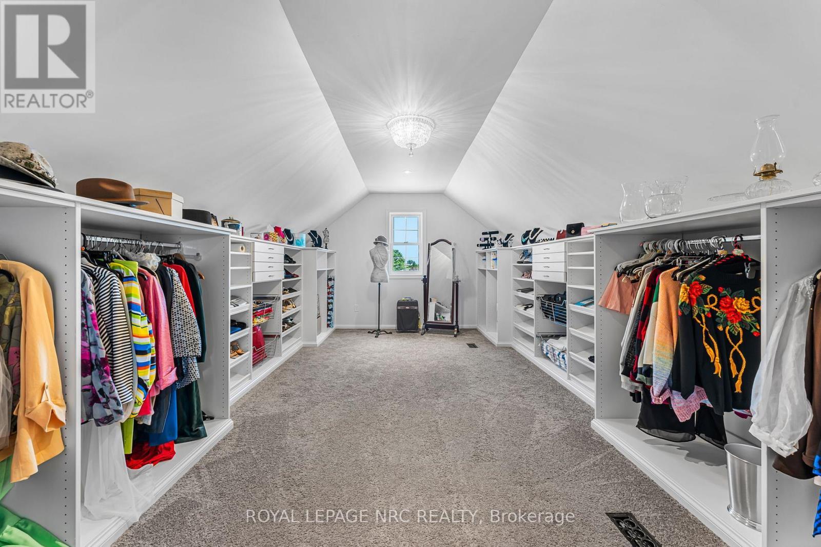 












1053 LINE 3 ROAD

,
Niagara-on-the-Lake (Virgil),




Ontario
L0S1J0

