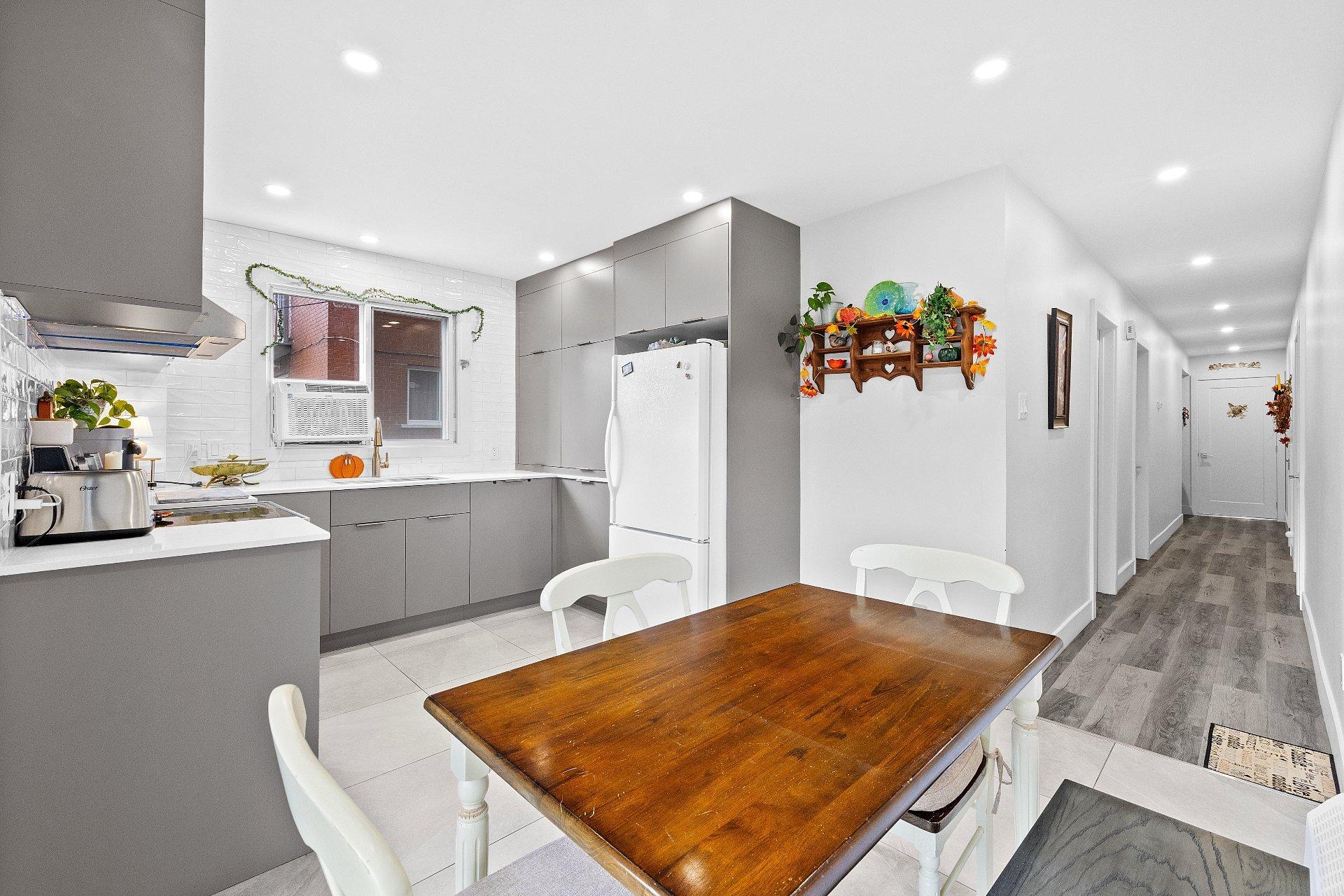 









6020


Boul. Couture

,
Montréal (Saint-Léonard),




QC
H1P1A9

