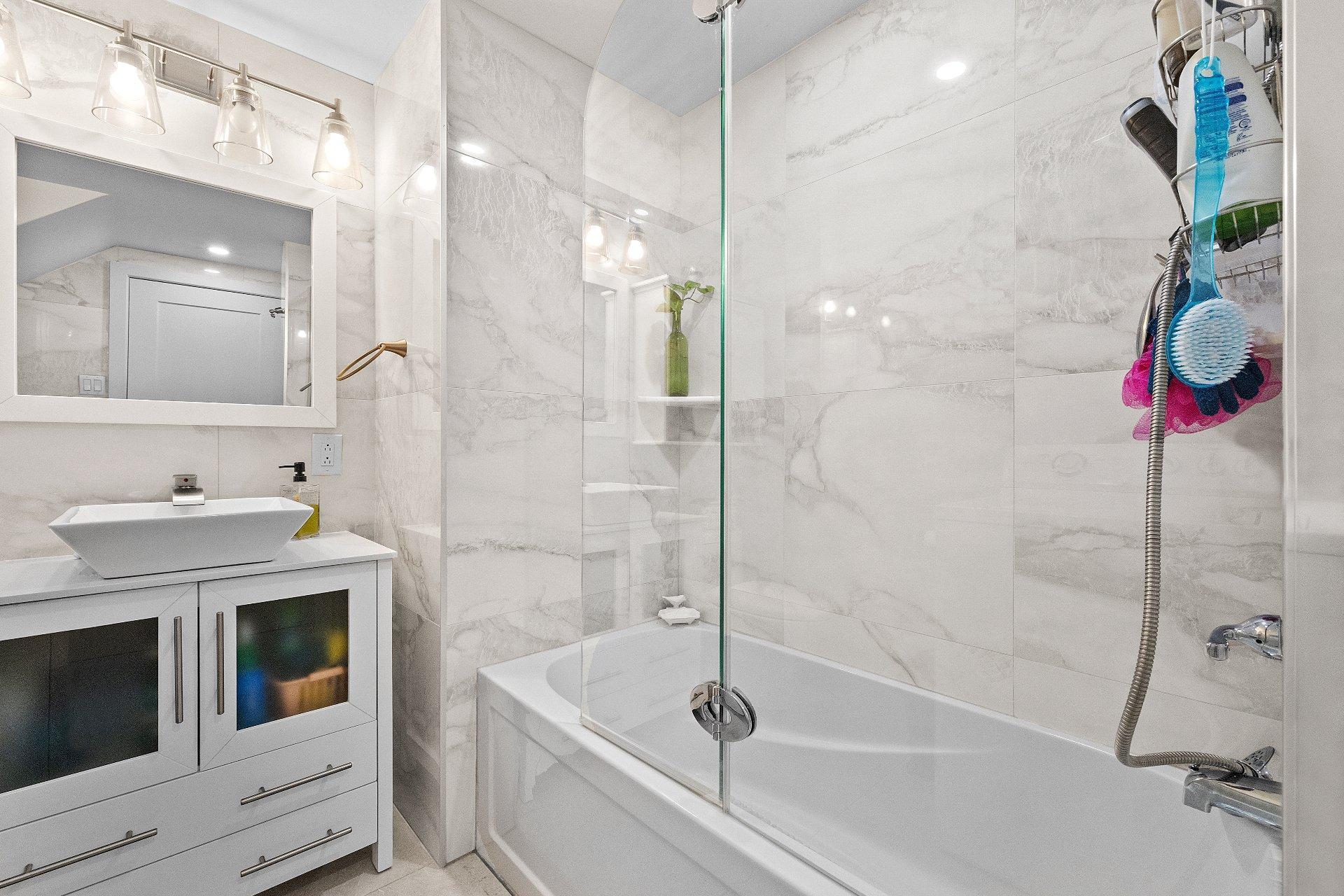 









6020


Boul. Couture

,
Montréal (Saint-Léonard),




QC
H1P1A9

