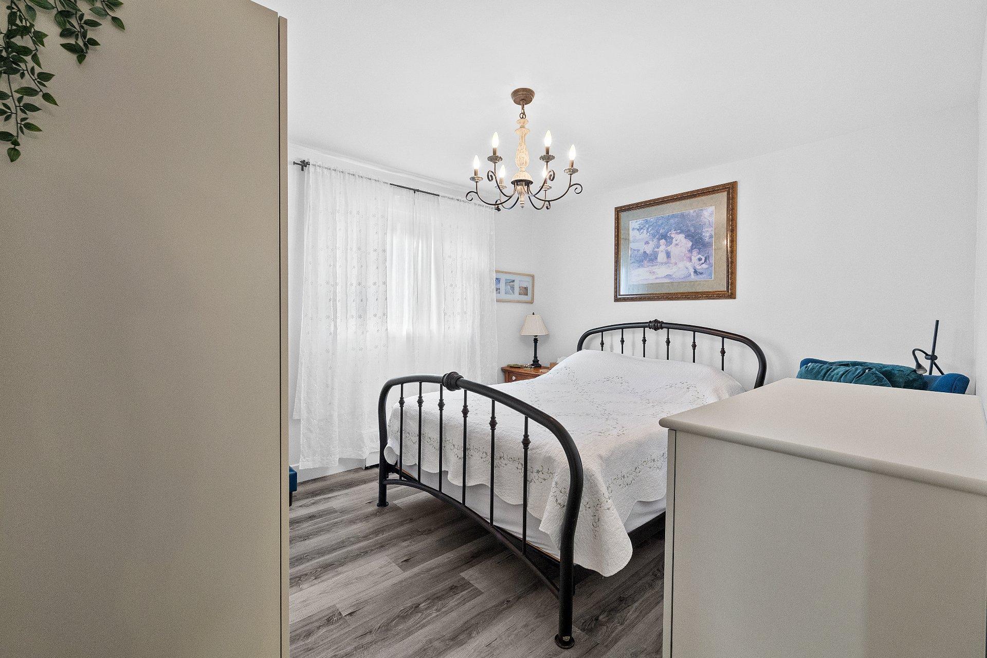 









6020


Boul. Couture

,
Montréal (Saint-Léonard),




QC
H1P1A9

