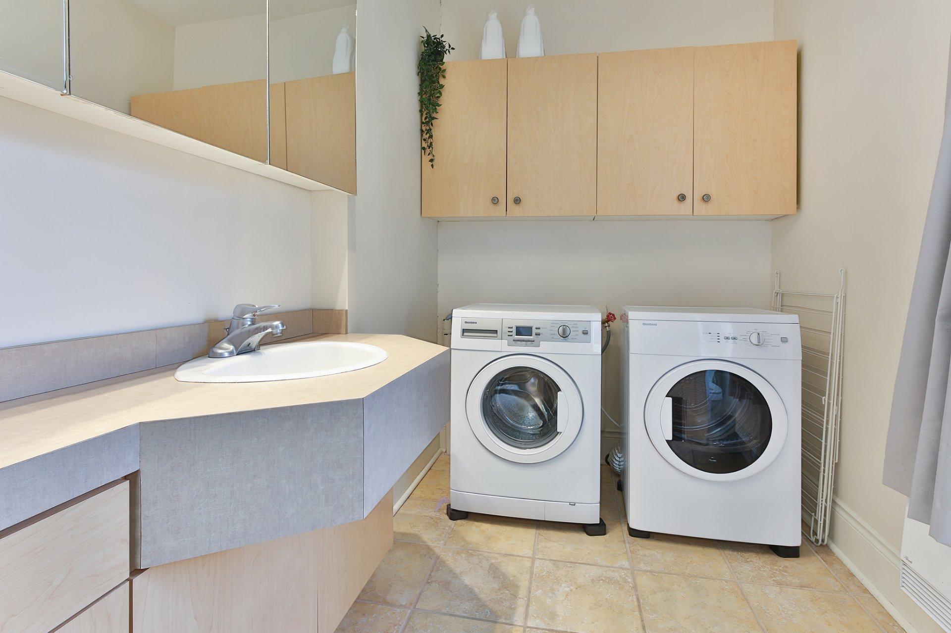 









114


Rue Jacques-Cartier S.

,
Saint-Jean-sur-Richelieu,




QC
J3B6S1

