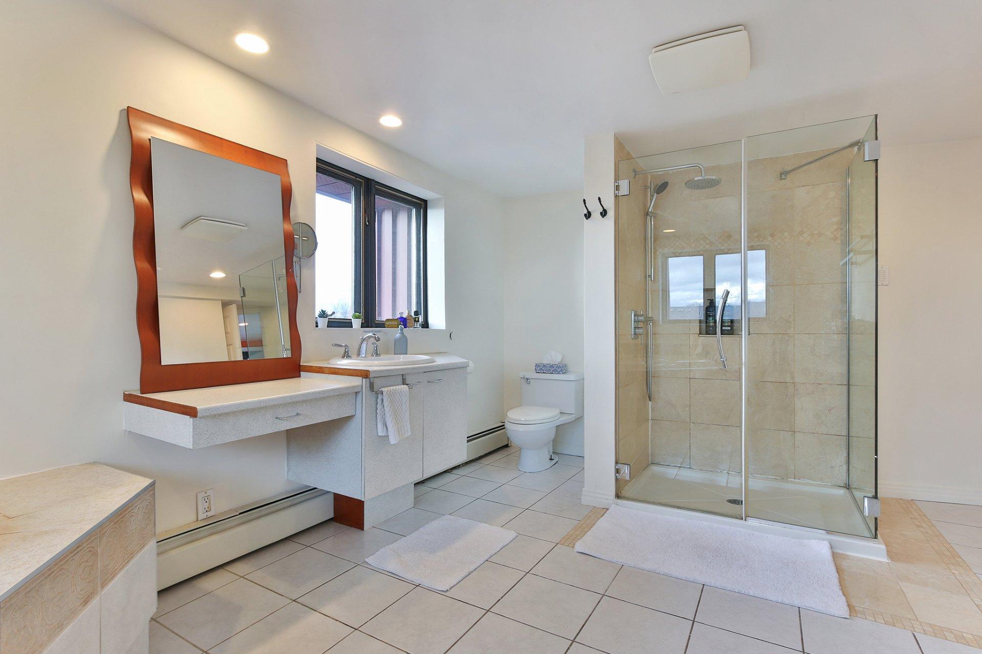 









114


Rue Jacques-Cartier S.

,
Saint-Jean-sur-Richelieu,




QC
J3B6S1

