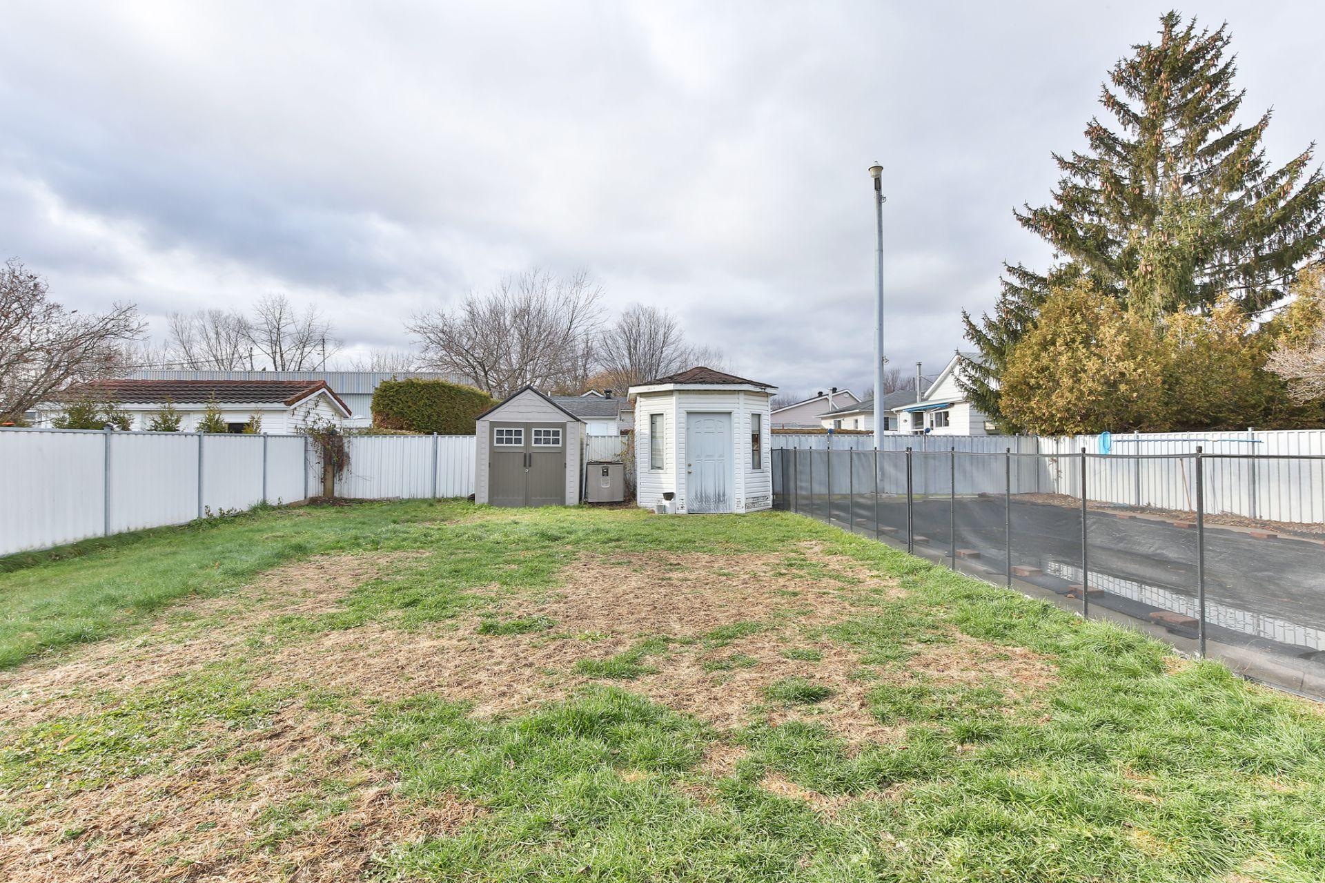 









114


Rue Jacques-Cartier S.

,
Saint-Jean-sur-Richelieu,




QC
J3B6S1

