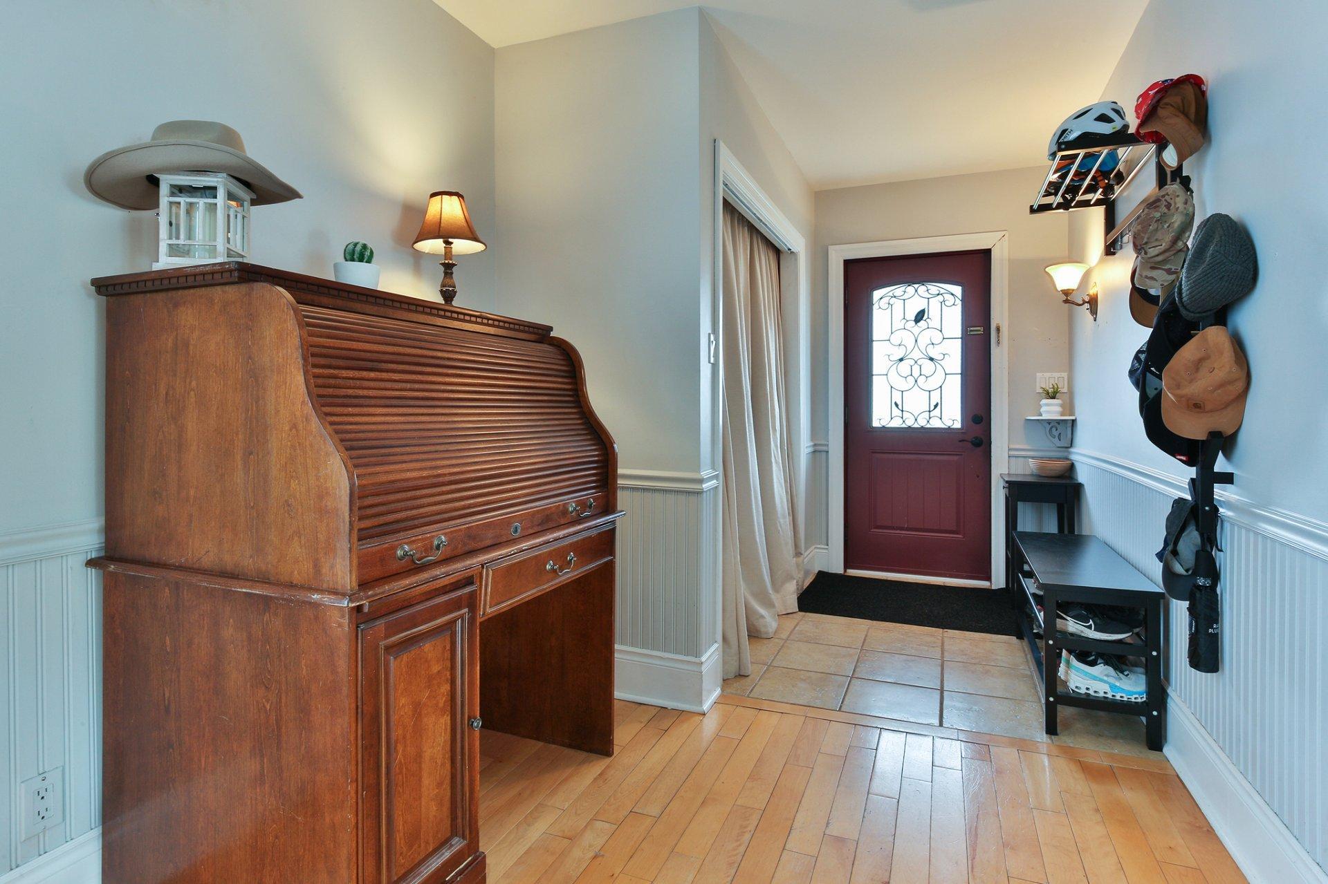 









114


Rue Jacques-Cartier S.

,
Saint-Jean-sur-Richelieu,




QC
J3B6S1

