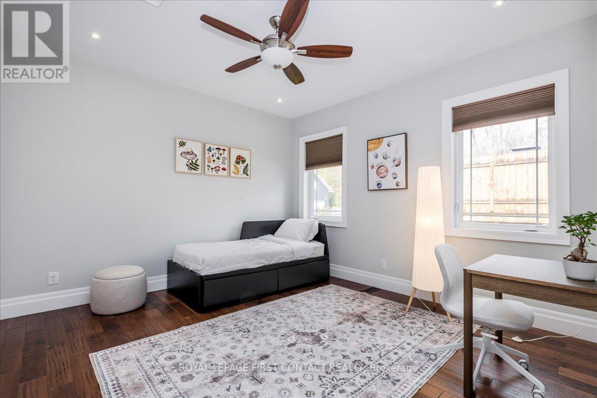 












3500 CRESCENT HARBOUR ROAD

,
Innisfil,




Ontario
L9S2Y8

