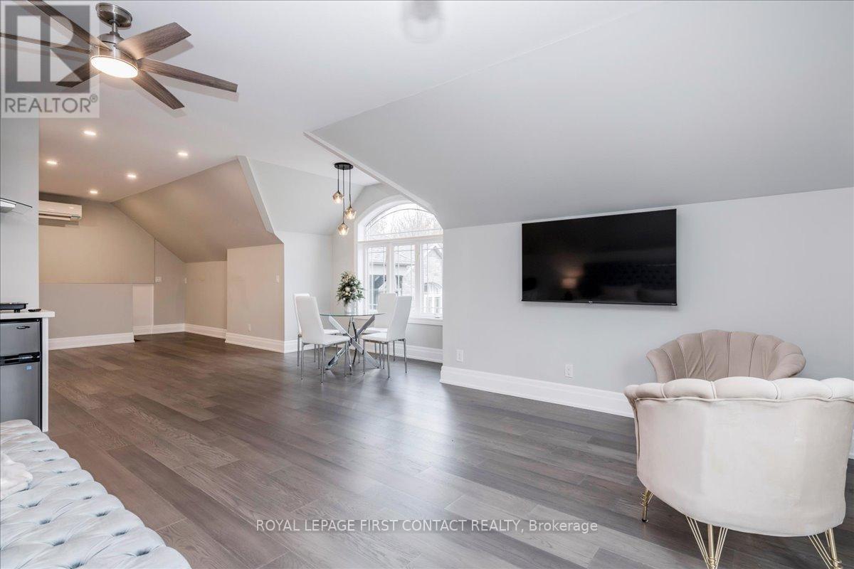 












3500 CRESCENT HARBOUR ROAD

,
Innisfil,




Ontario
L9S2Y8

