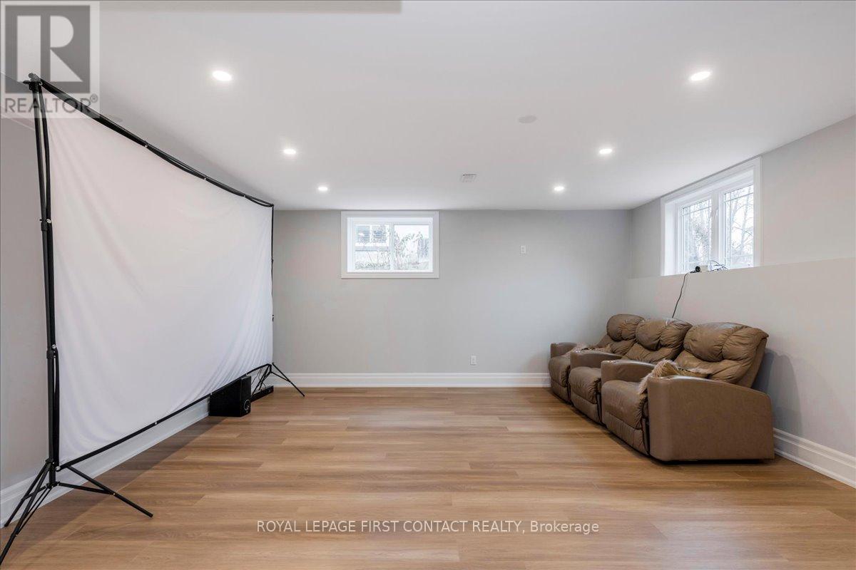 












3500 CRESCENT HARBOUR ROAD

,
Innisfil,




Ontario
L9S2Y8

