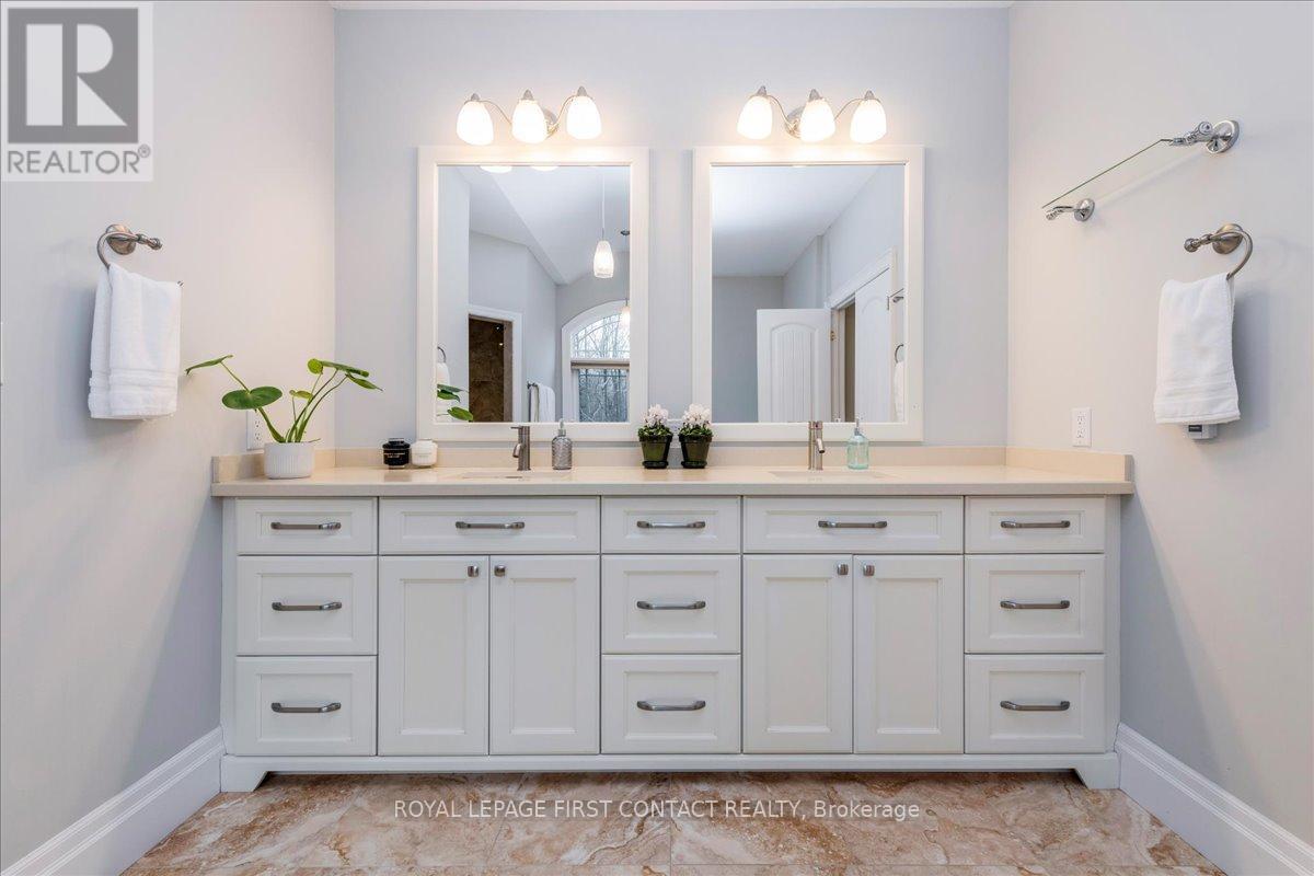 












3500 CRESCENT HARBOUR ROAD

,
Innisfil,




Ontario
L9S2Y8

