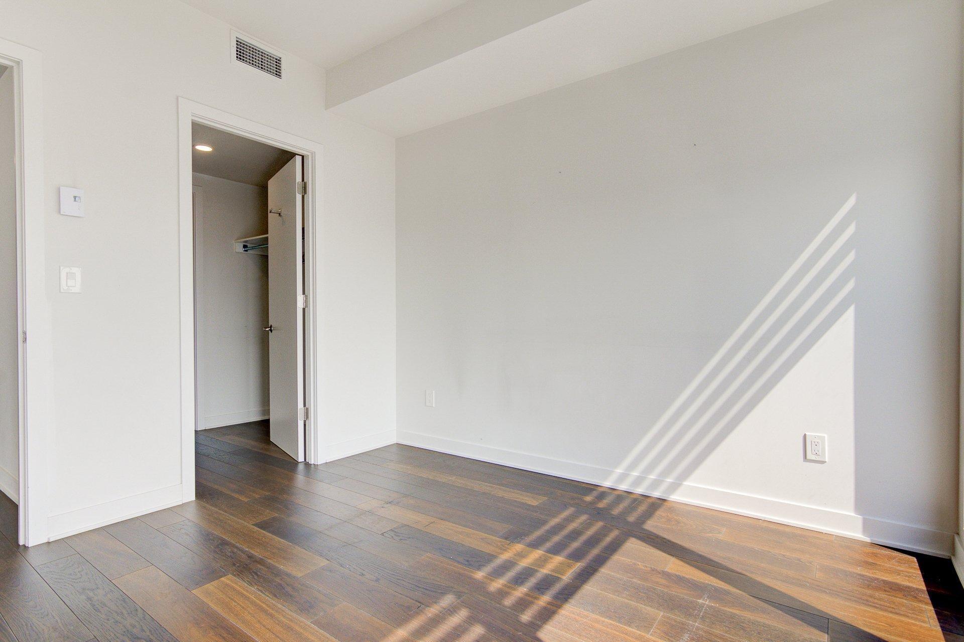 









1188


Rue St-Antoine O.

, 3104,
Montréal (Ville-Marie),




QC
H3C1B4

