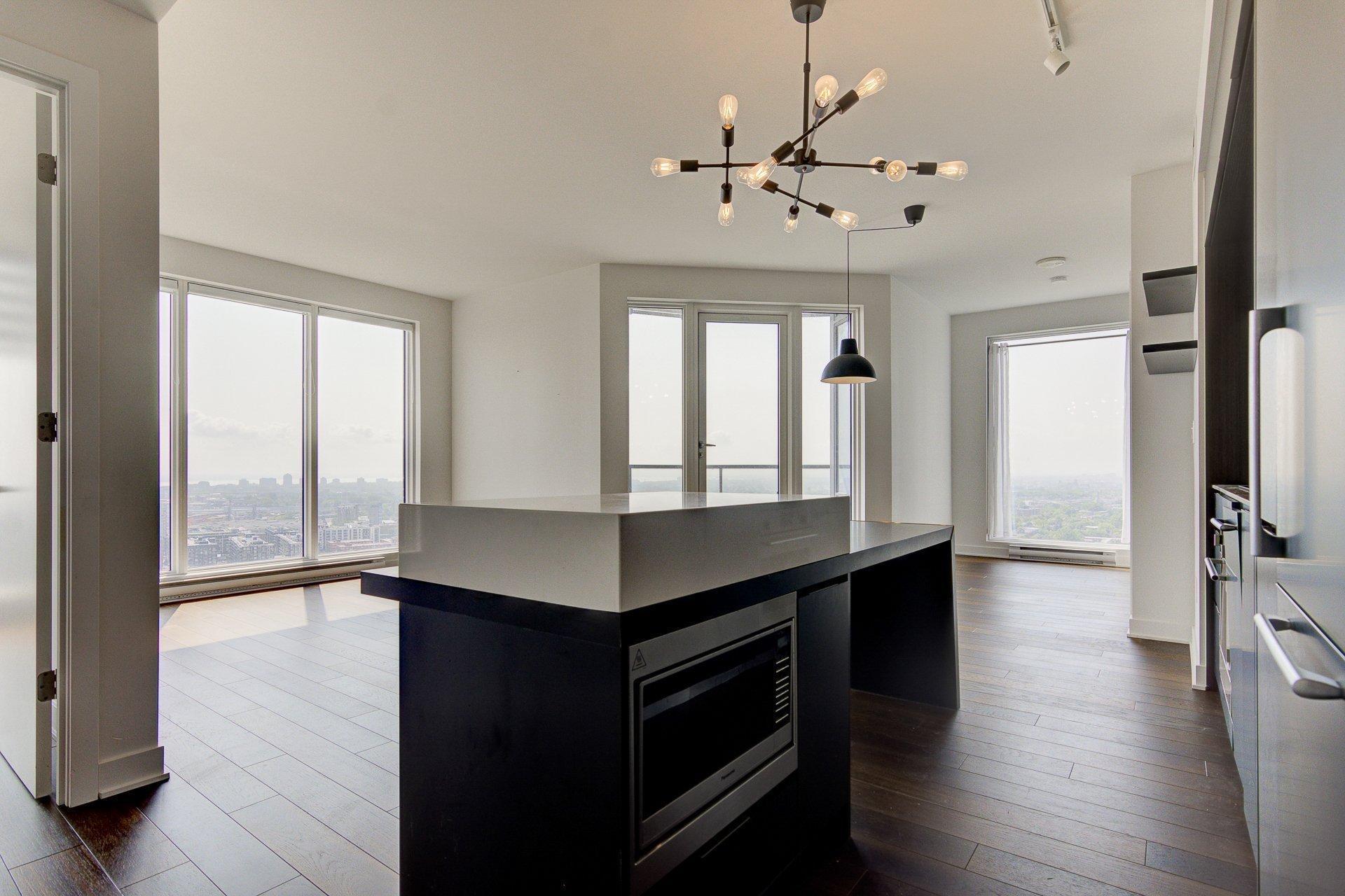 









1188


Rue St-Antoine O.

, 3104,
Montréal (Ville-Marie),




QC
H3C1B4

