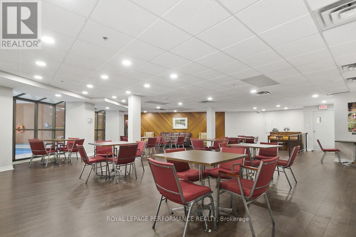 












1702 - 1025 RICHMOND ROAD

,
Ottawa,




Ontario
K2B8G8

