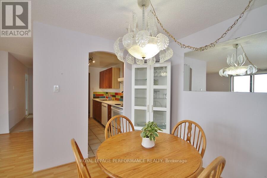 












1702 - 1025 RICHMOND ROAD

,
Ottawa,




Ontario
K2B8G8

