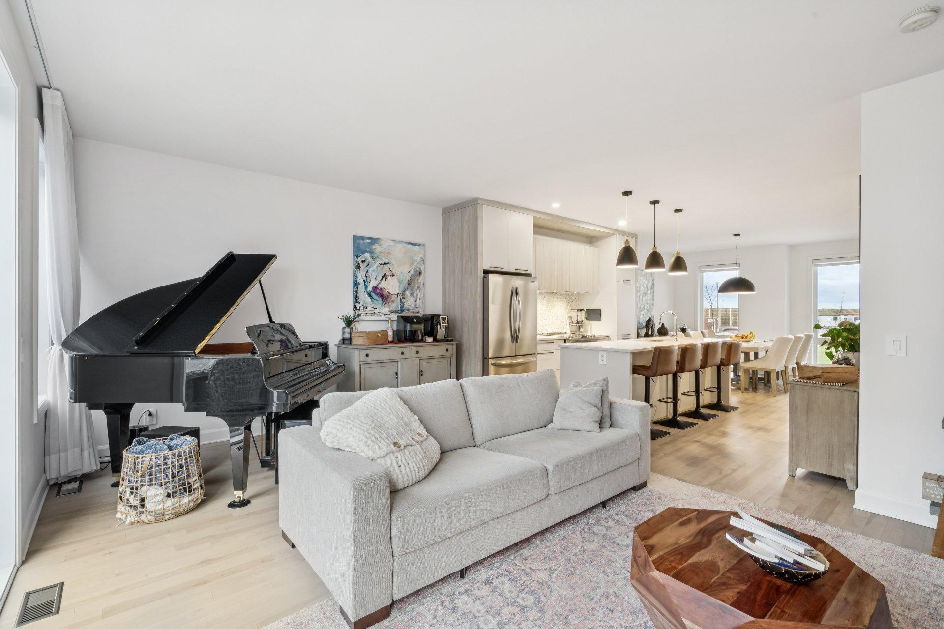 









109


Rue des Marronniers

,
Candiac,




QC
J5R0T5

