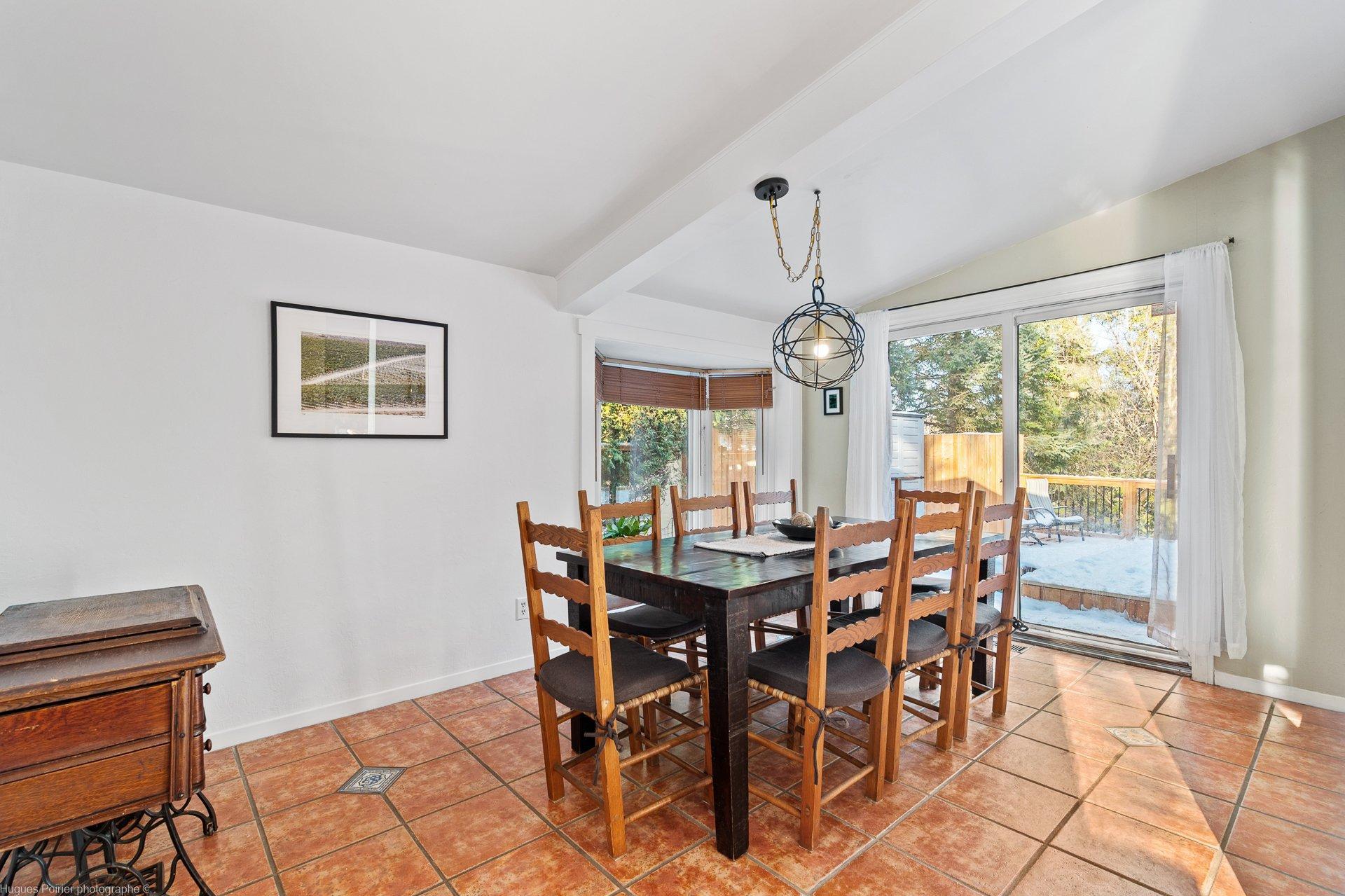 









1387


Rue du Bel-Automne

,
Sainte-Adèle,




QC
J8B2Y1

